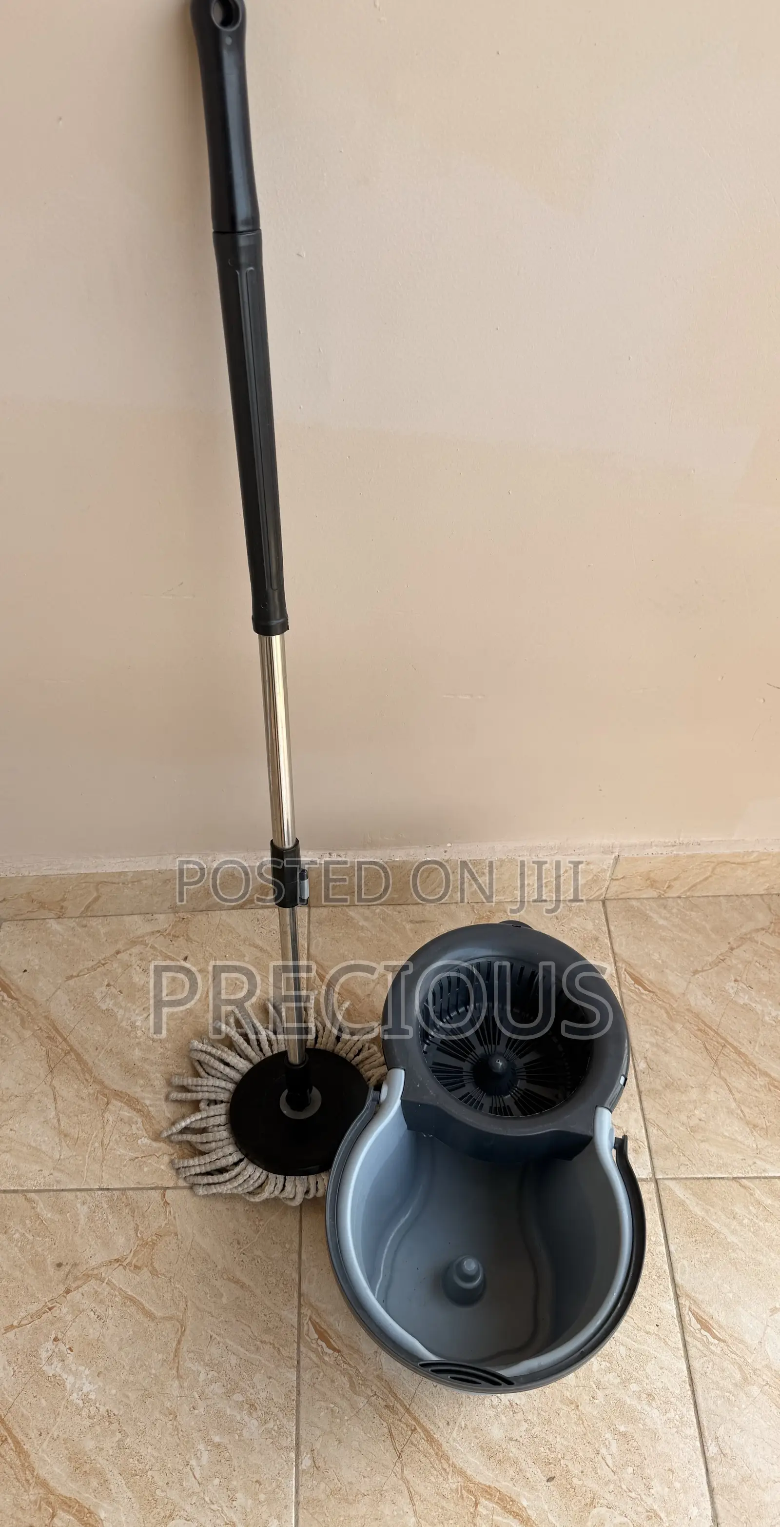 360° Spin Mop Bucket Set and Wringer + FREE Broom Dustpan
