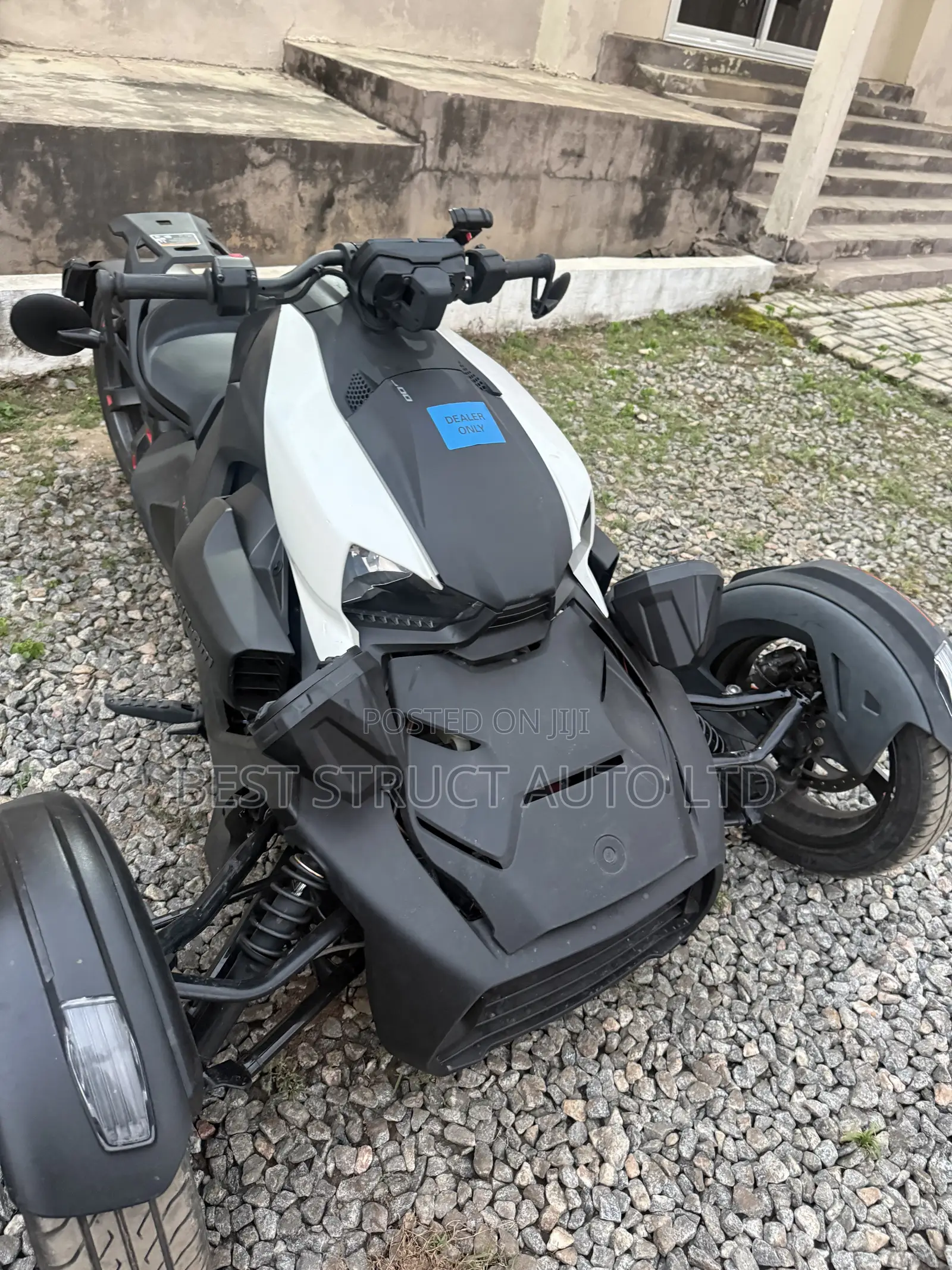 Can-Am 2022 Black