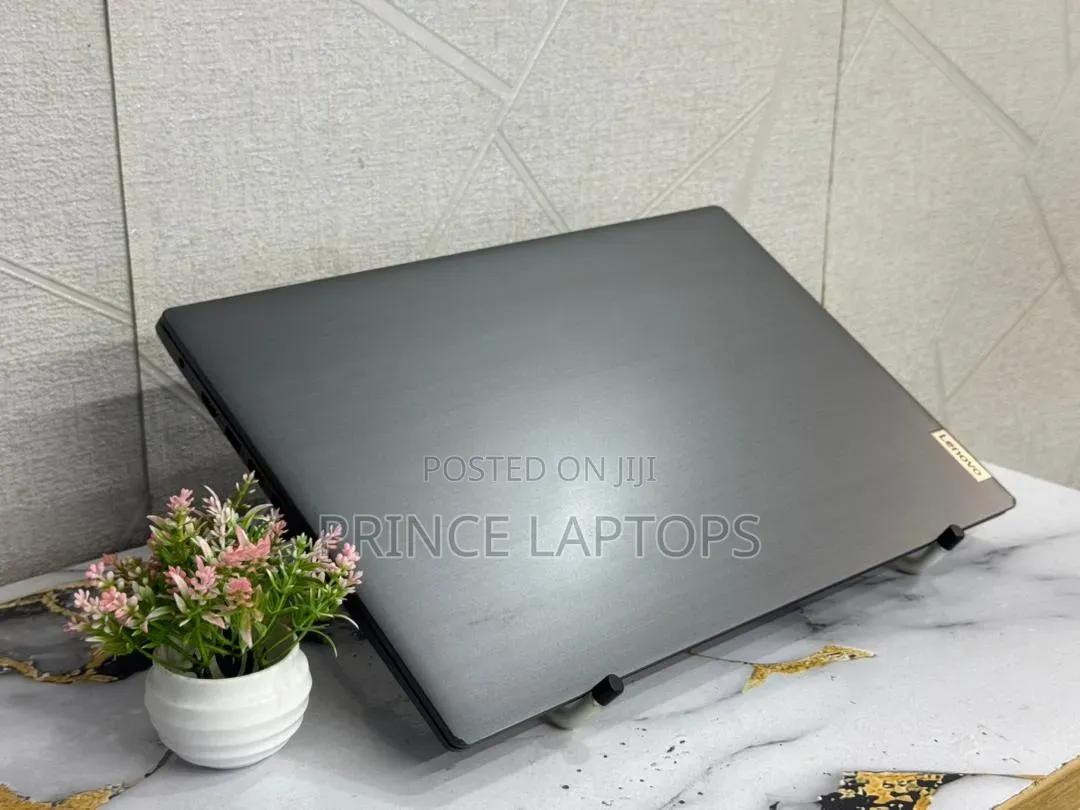 Laptop Lenovo V15 8GB Intel Core i5 SSD 256GB