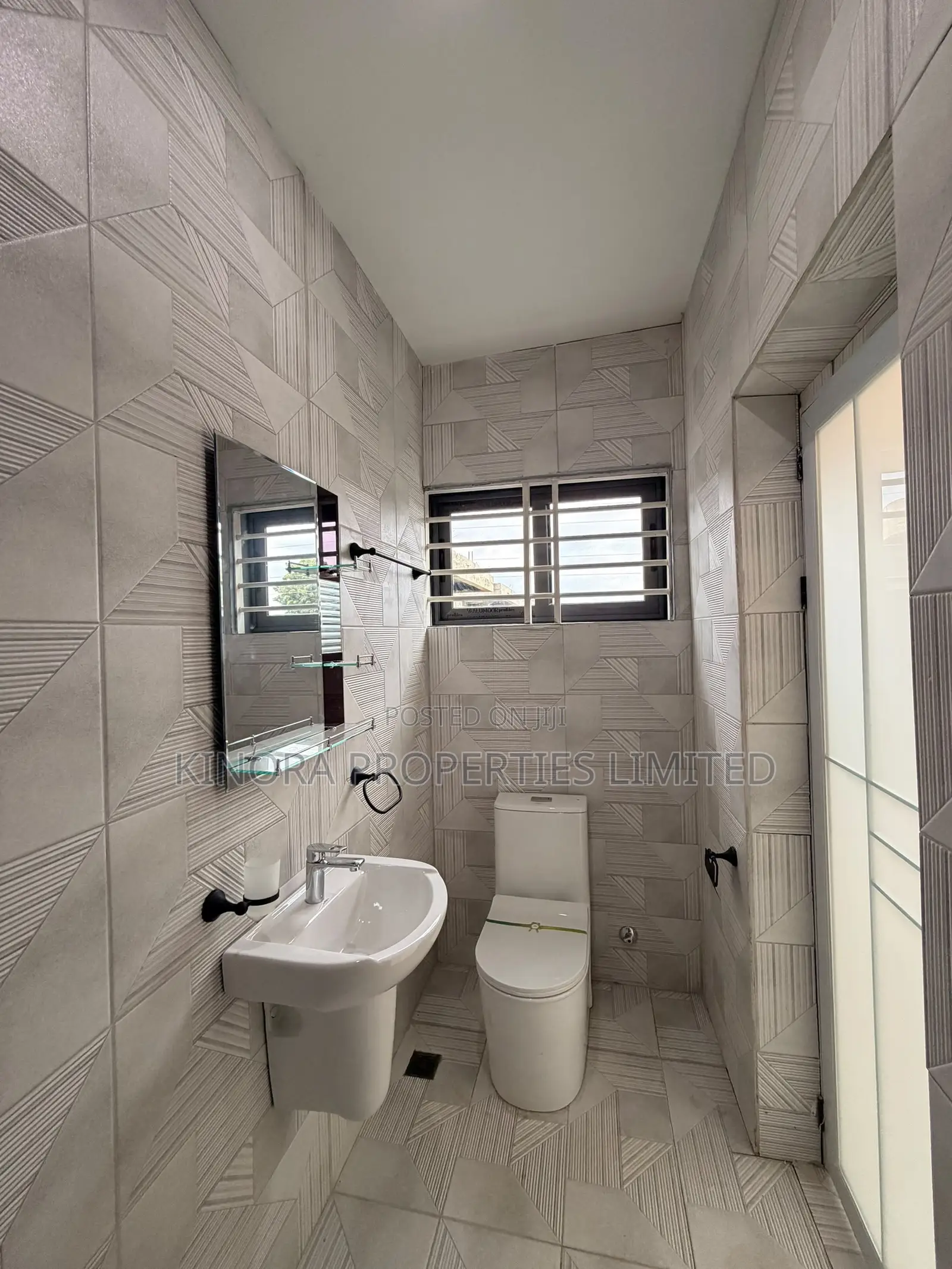 3bdrm House in Adenta New Legon for sale