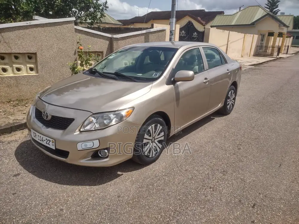 Toyota Corolla LE 4dr Sedan (1.8L 4cyl 4A) 2010 Gold