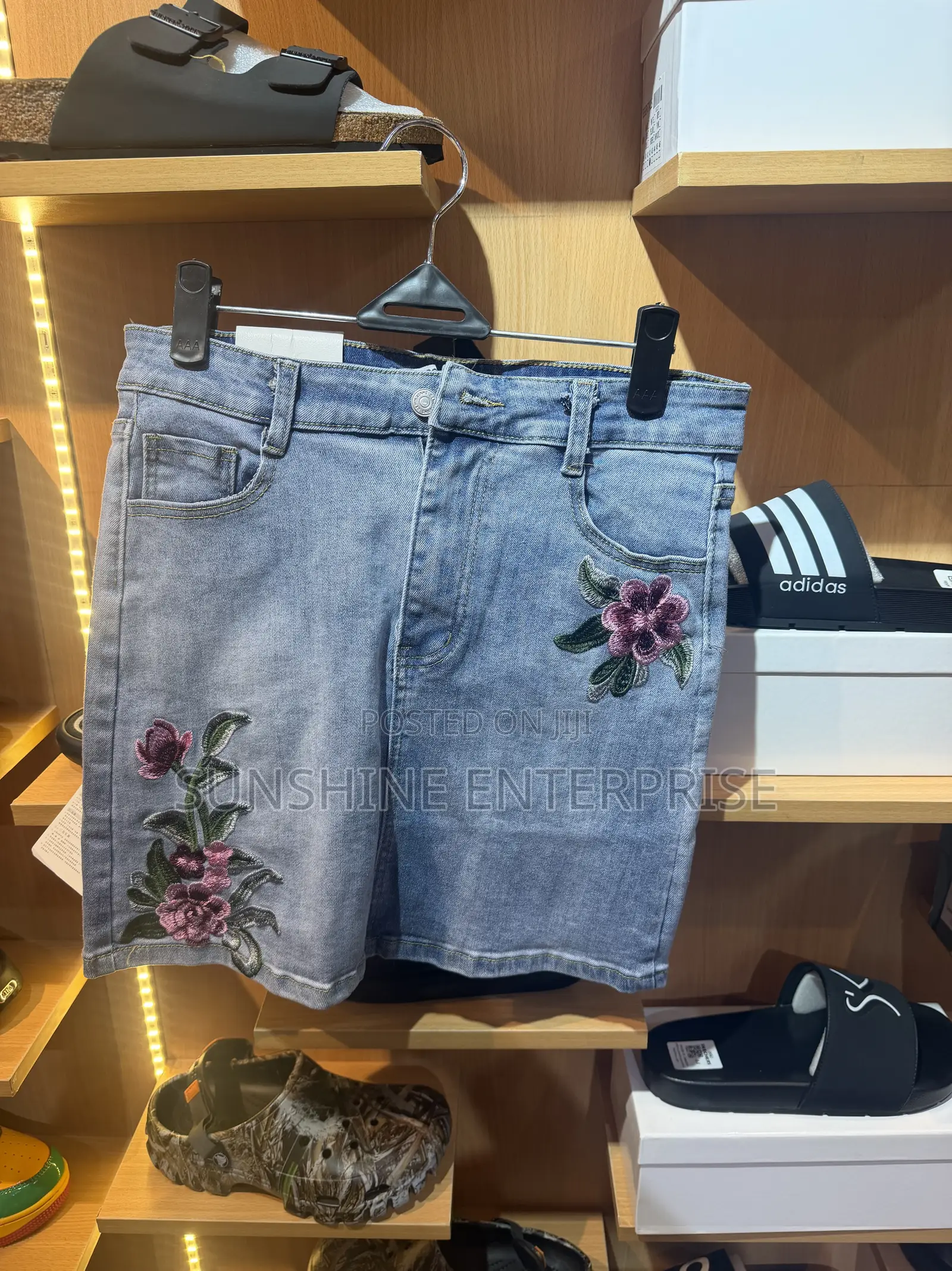 Ladies Short Jeans