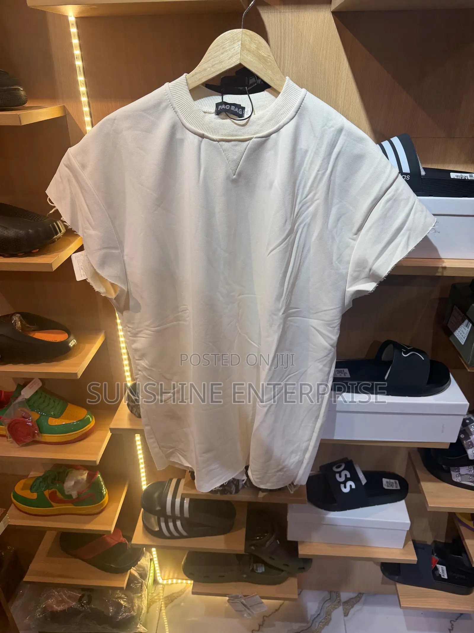 Man’s Sleeveless Shirt