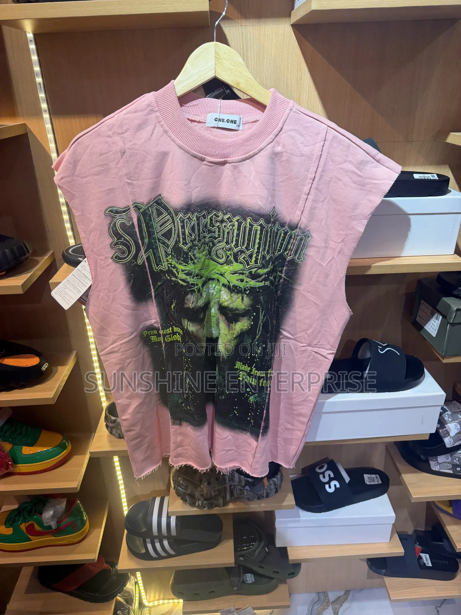 Man’s Sleeveless Shirt