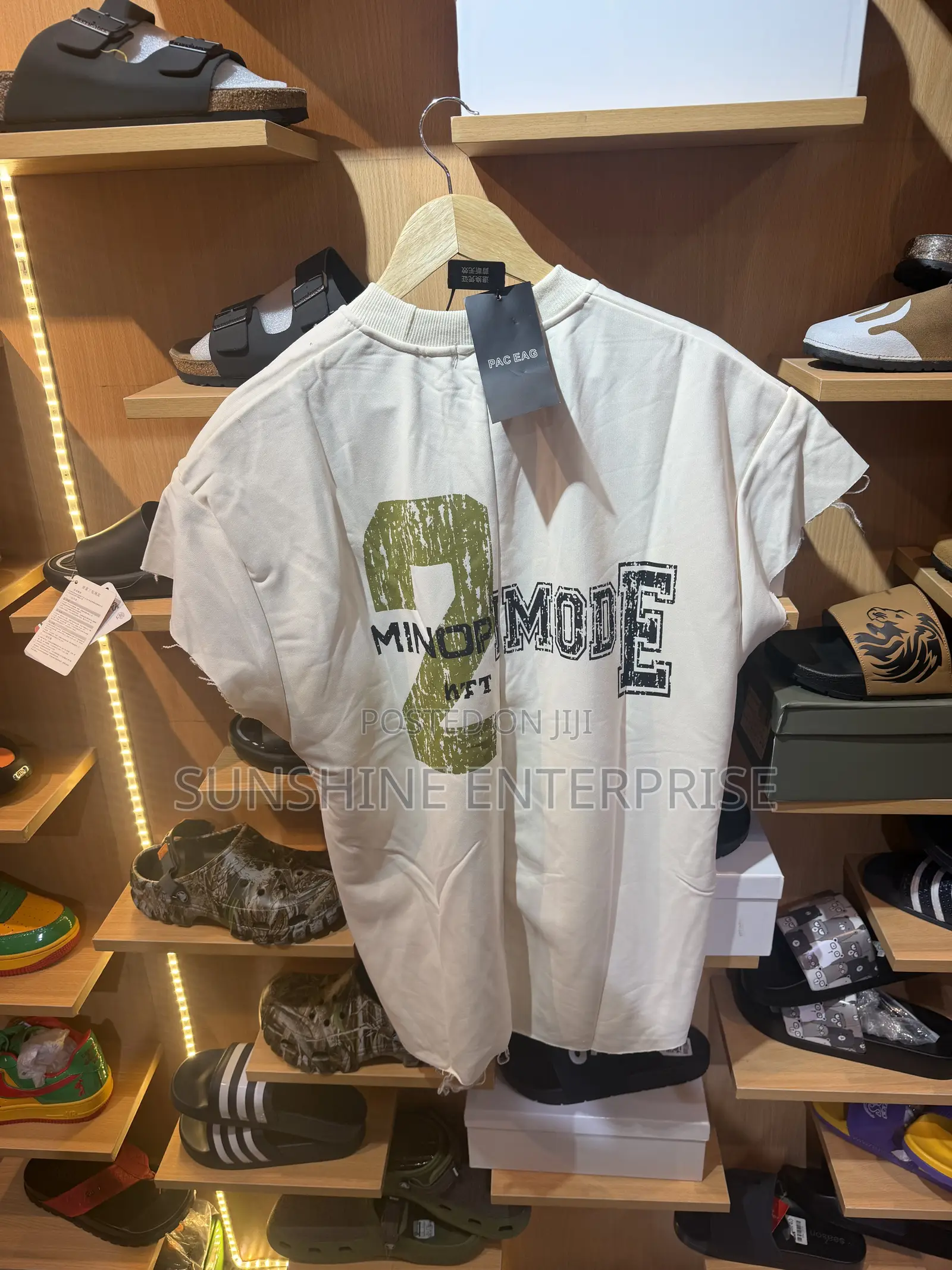 Man’s Sleeveless Shirt