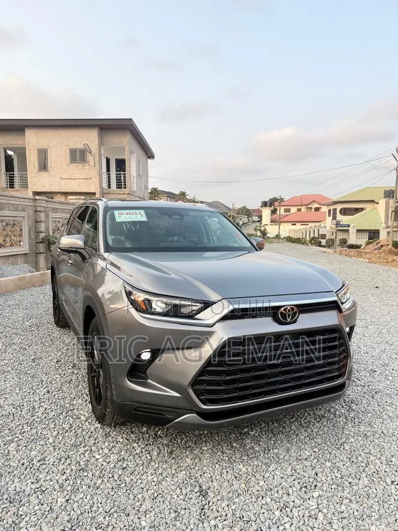 Toyota Highlander 2026 Silver