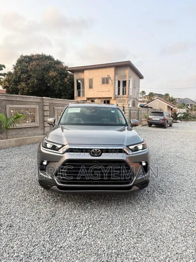 Toyota Highlander 2026 Silver
