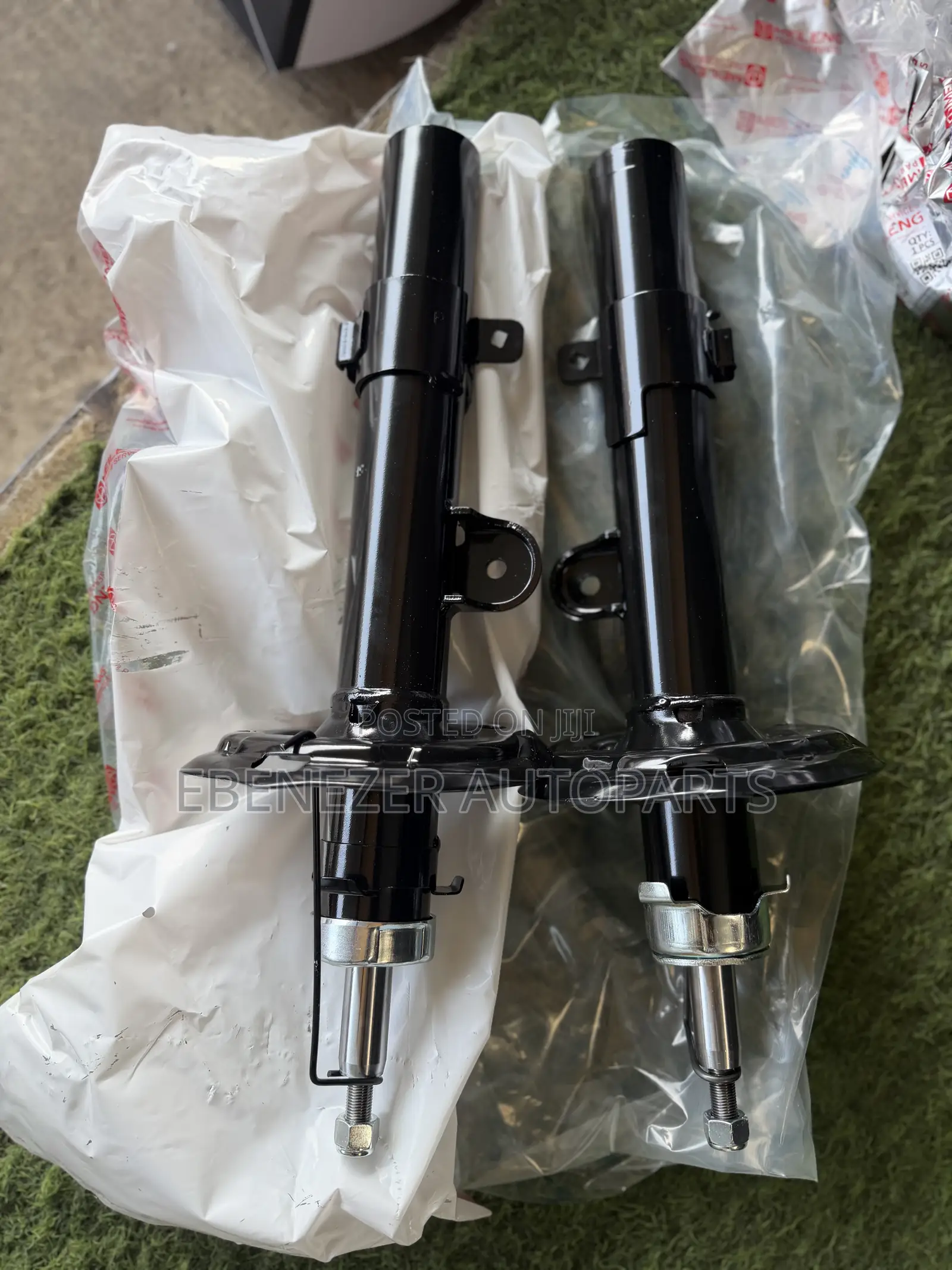 Honda CRV Cr-v Front Shock Absorbers 2017 2018 2019 2020 2021