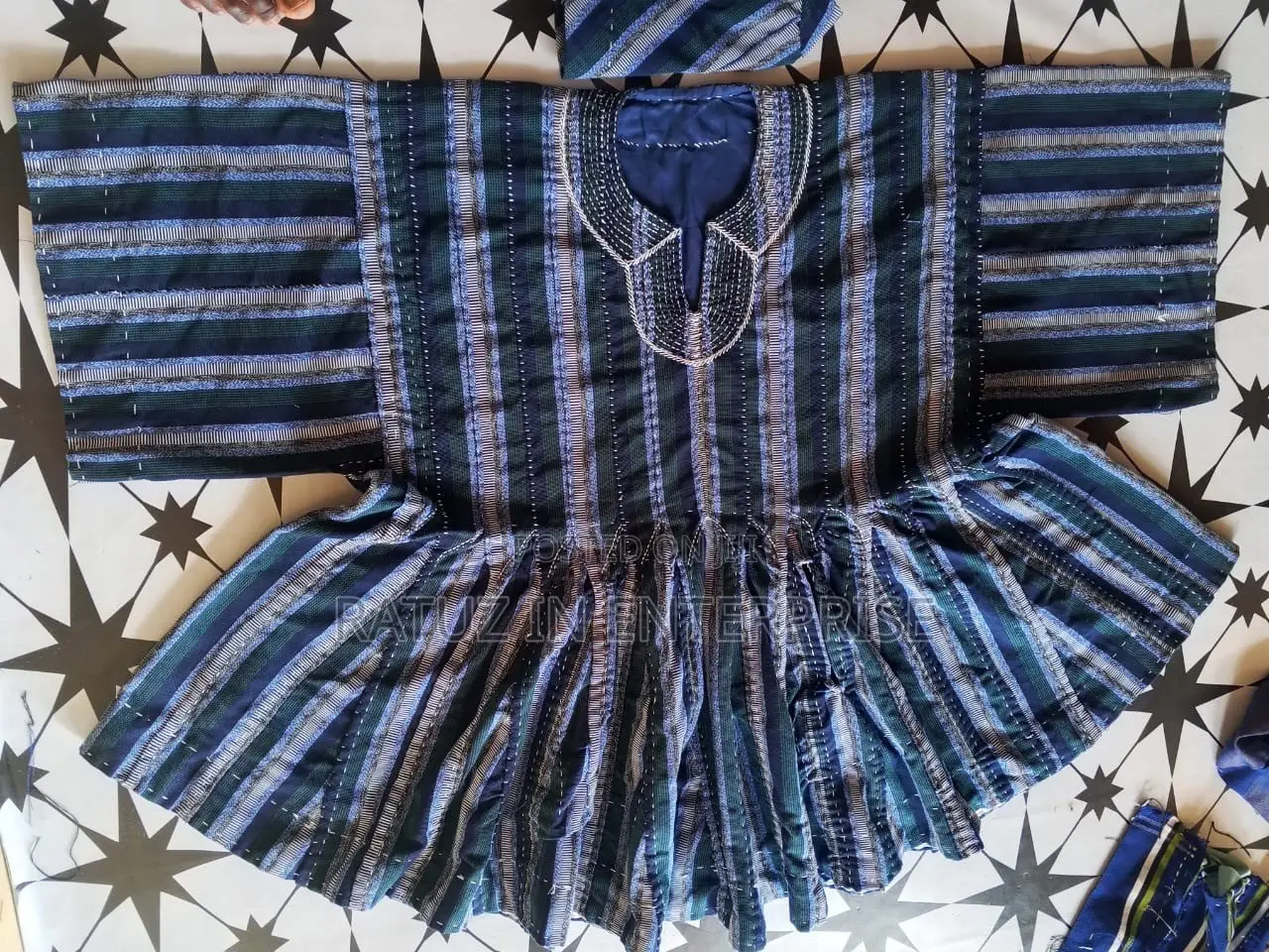 Sleeved Smocks for Men( Small Size)