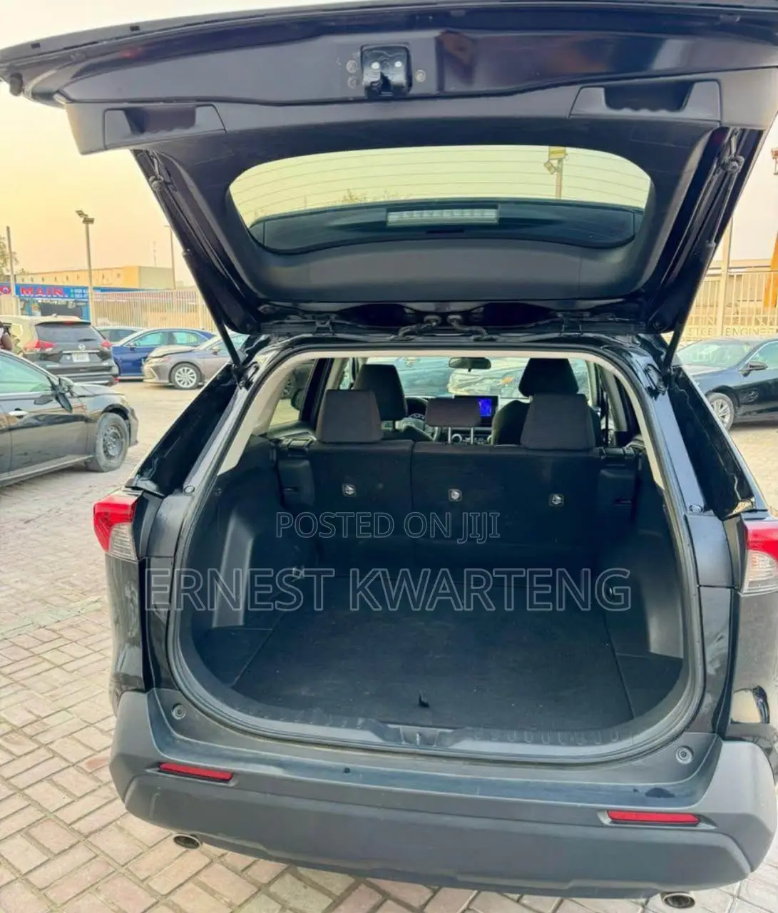 Toyota RAV4 LE 2022 Black
