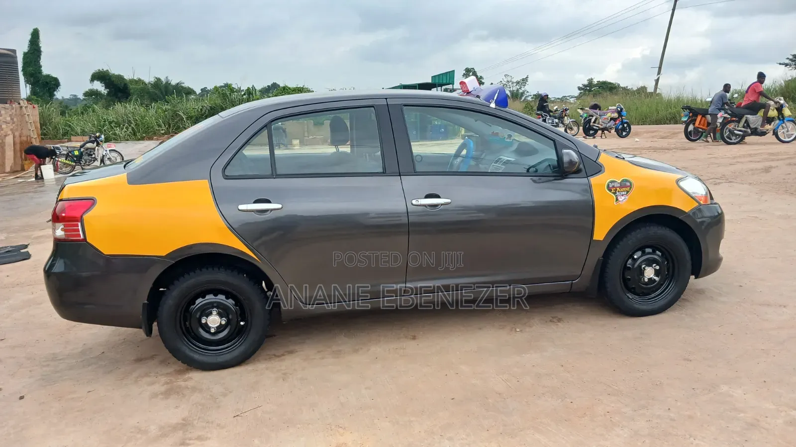 Toyota Yaris 2010 Gray
