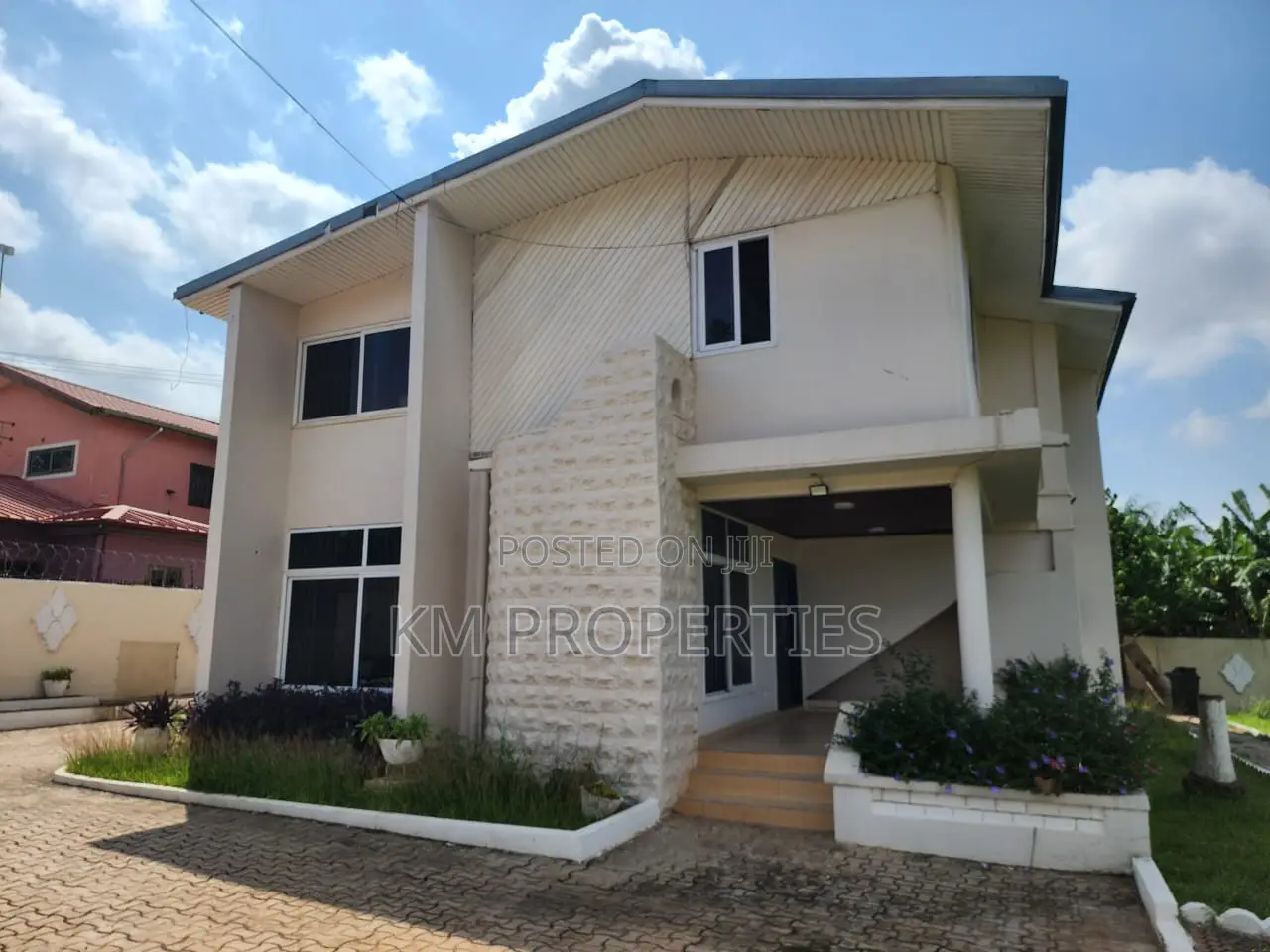 5 Bedroom House With 2bed Outhouse in Haatso.