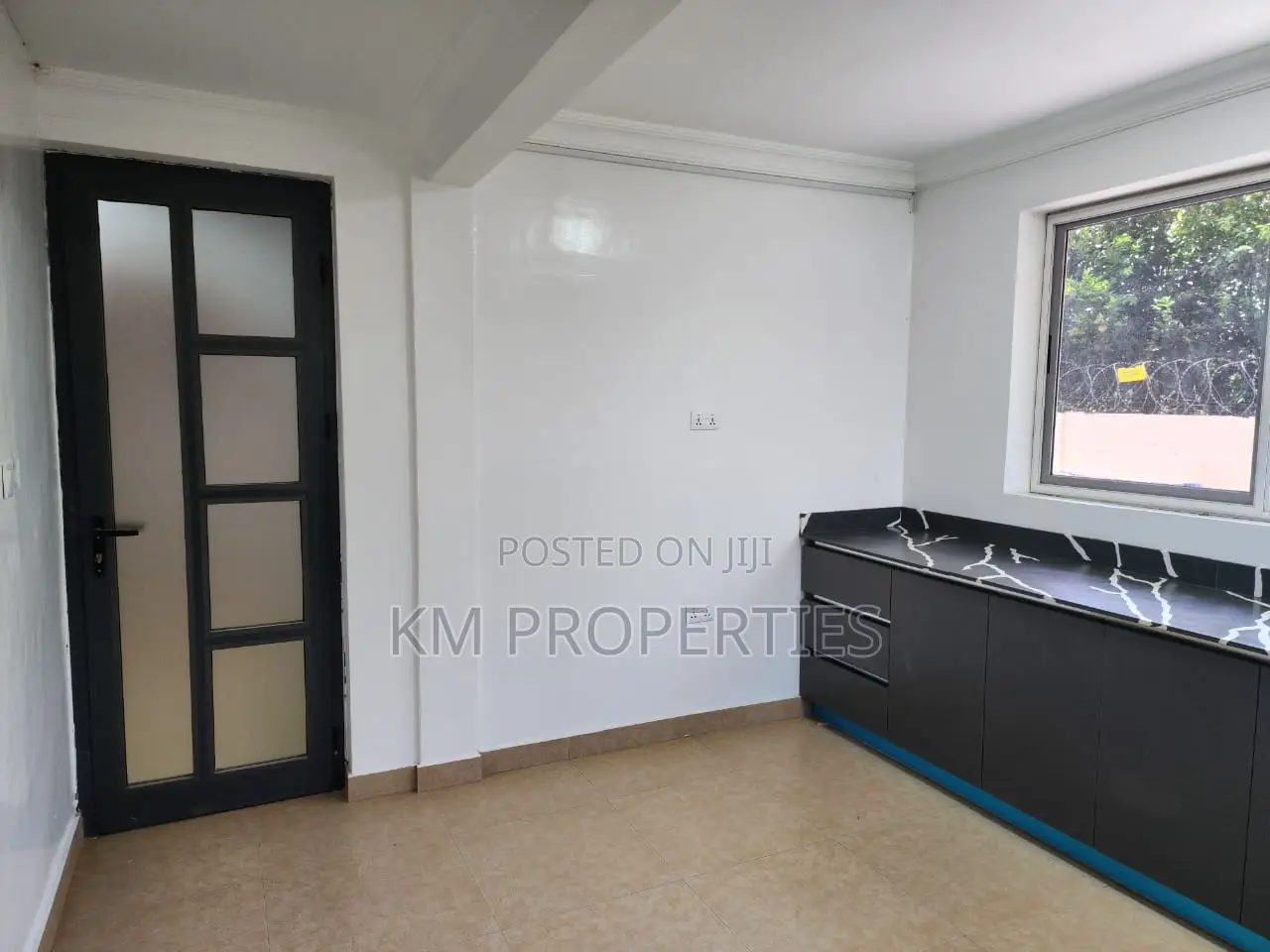5 Bedroom House With 2bed Outhouse in Haatso.