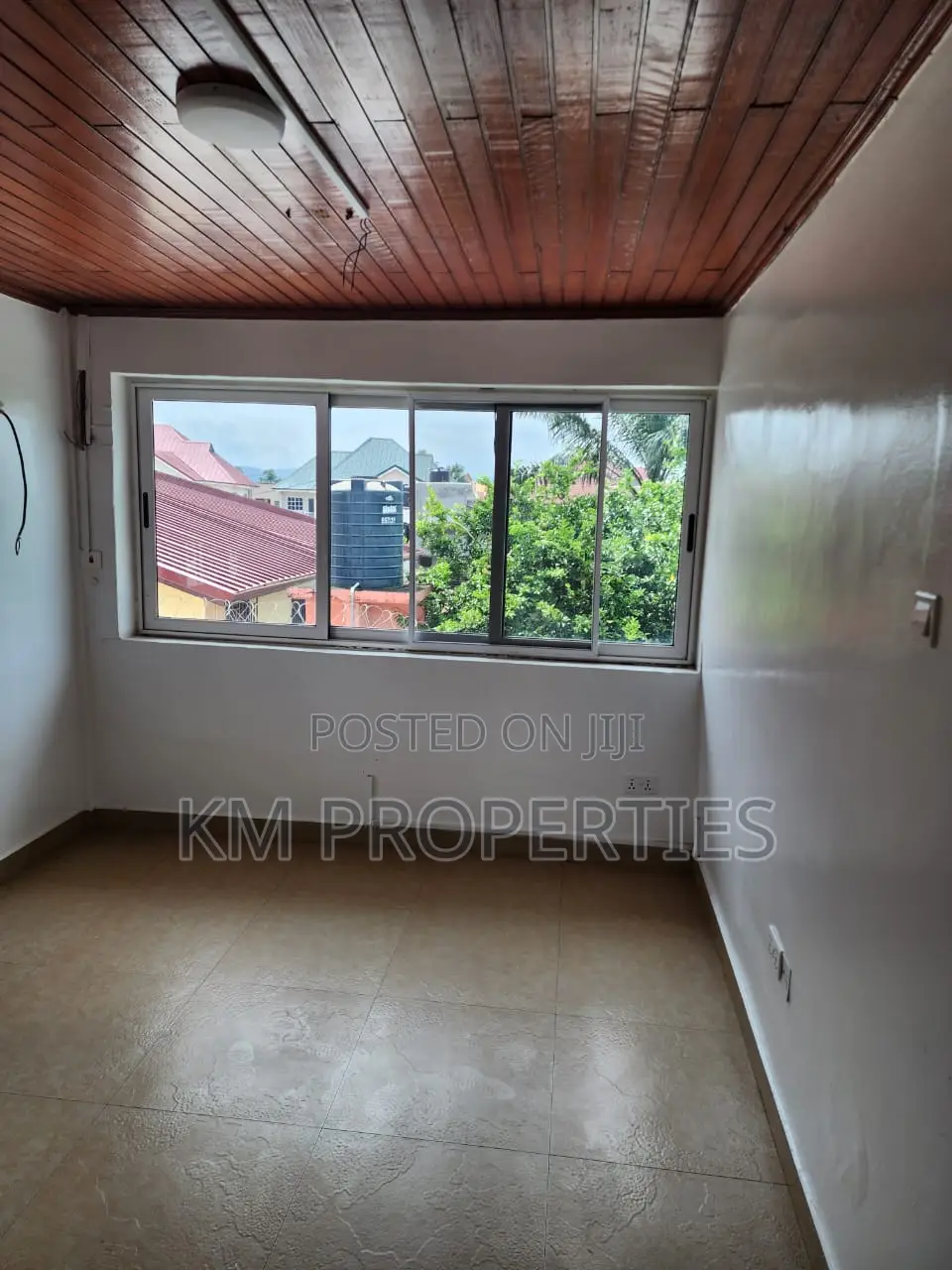 5 Bedroom House With 2bed Outhouse in Haatso.