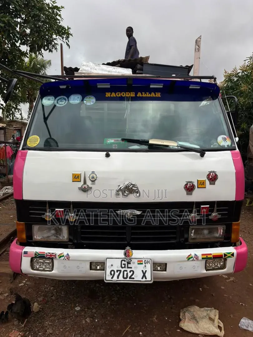 Hyundai Mighty 1