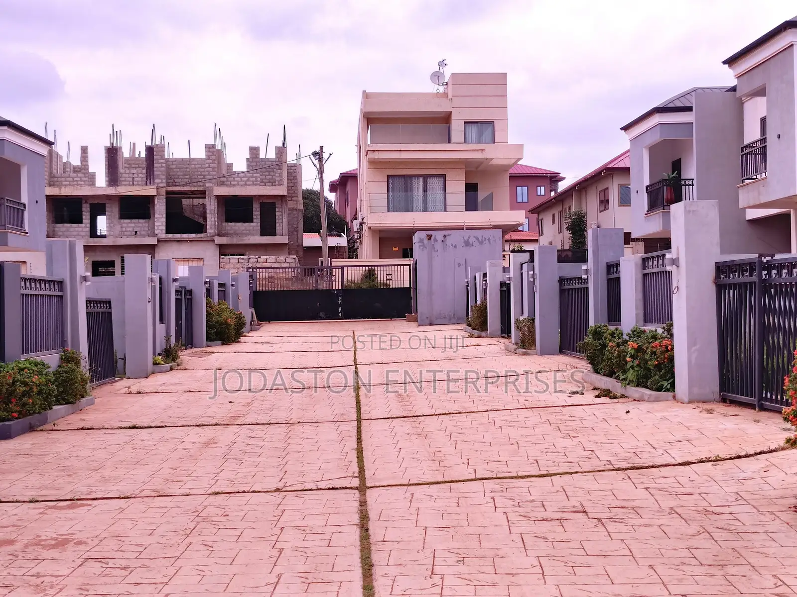 Executive Office Space for Rent in North Legon With Parking Spaces