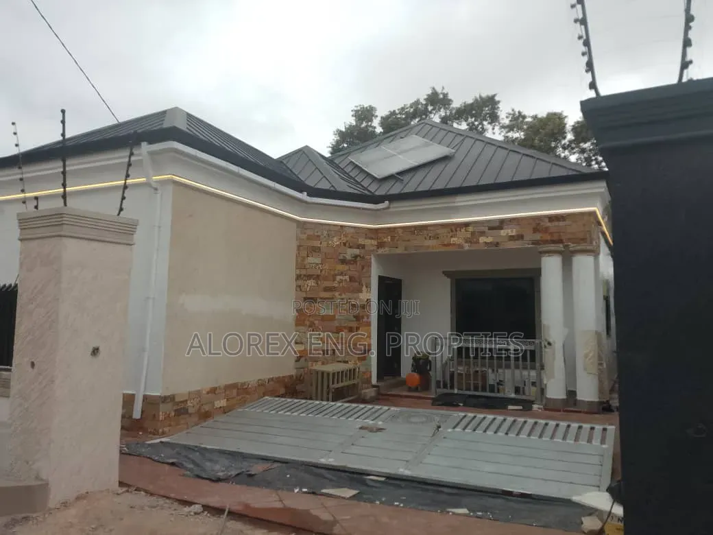 3bdrm House in Adenta Maalejor, Malejor for sale