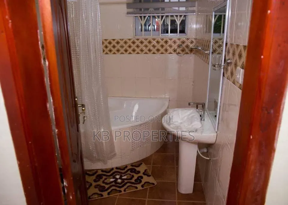 4bdrm House in Kb Properties, Baatsona Total for rent