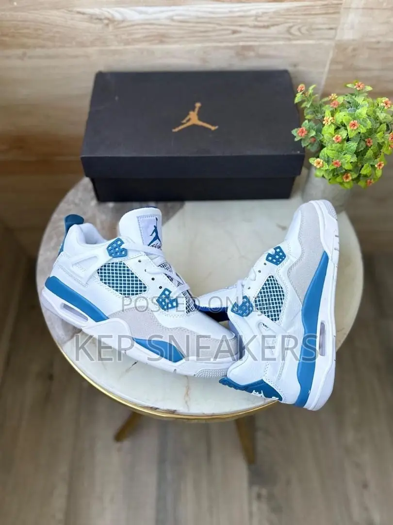 Nike Air Jordan 4 Retro "Military Blue"