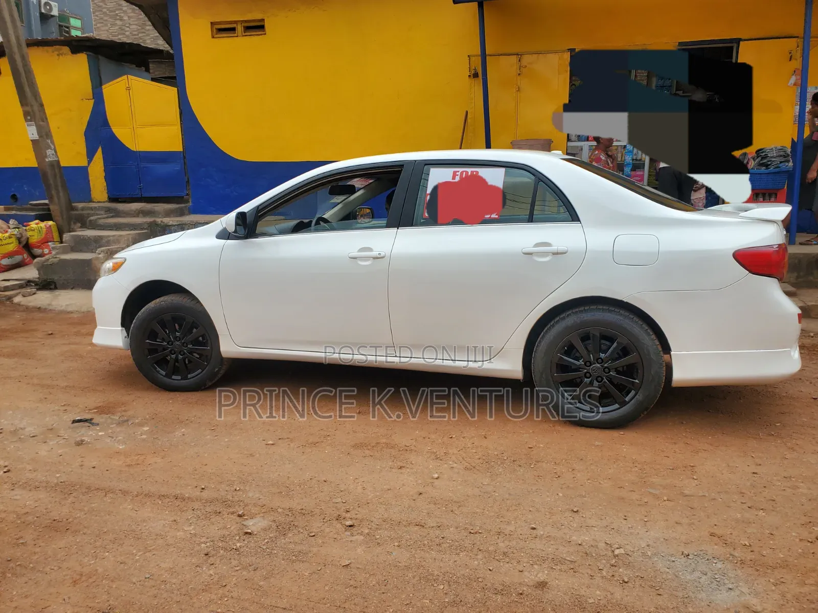Toyota Corolla Base 4dr Sedan (1.8L 4cyl 5M) 2010 White