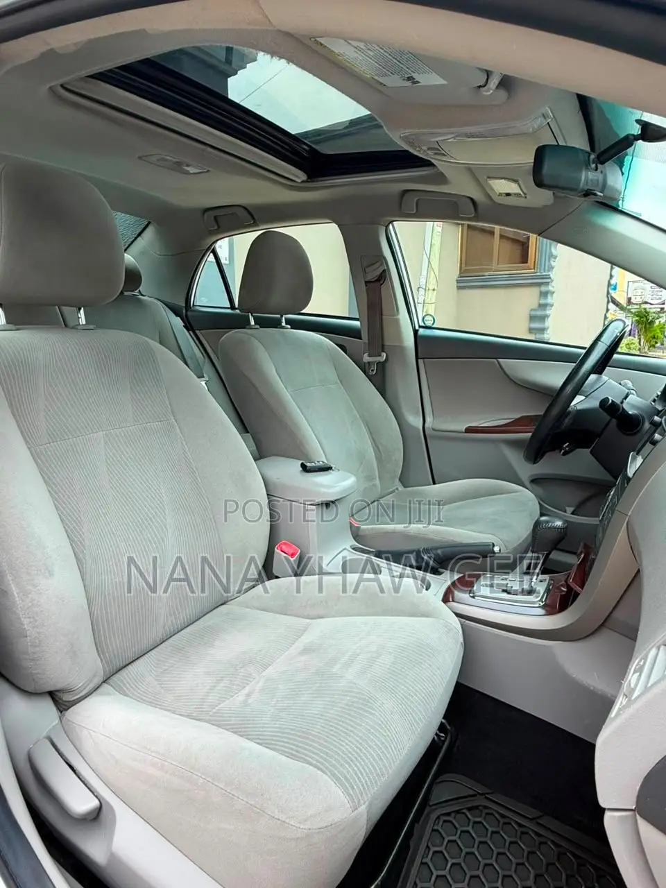 Toyota Corolla LE 4dr Sedan (1.8L 4cyl 4A) 2013 White
