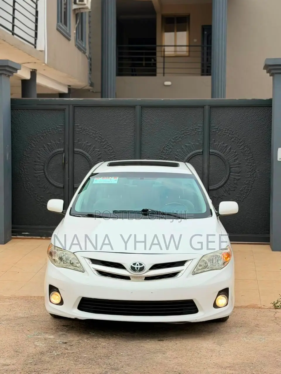 Toyota Corolla LE 4dr Sedan (1.8L 4cyl 4A) 2013 White