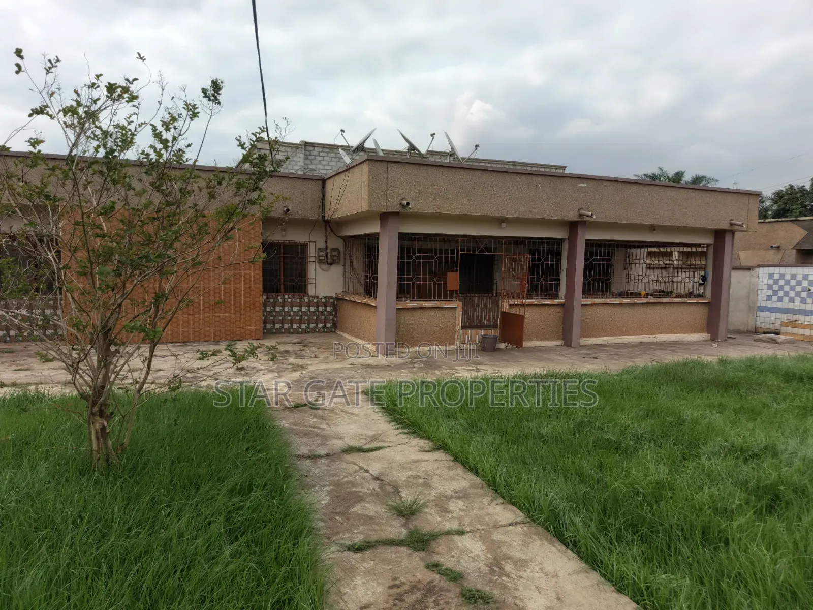 5bdrm House in Near Bantama, Abrepo, Kumasi Metropolitan for sale