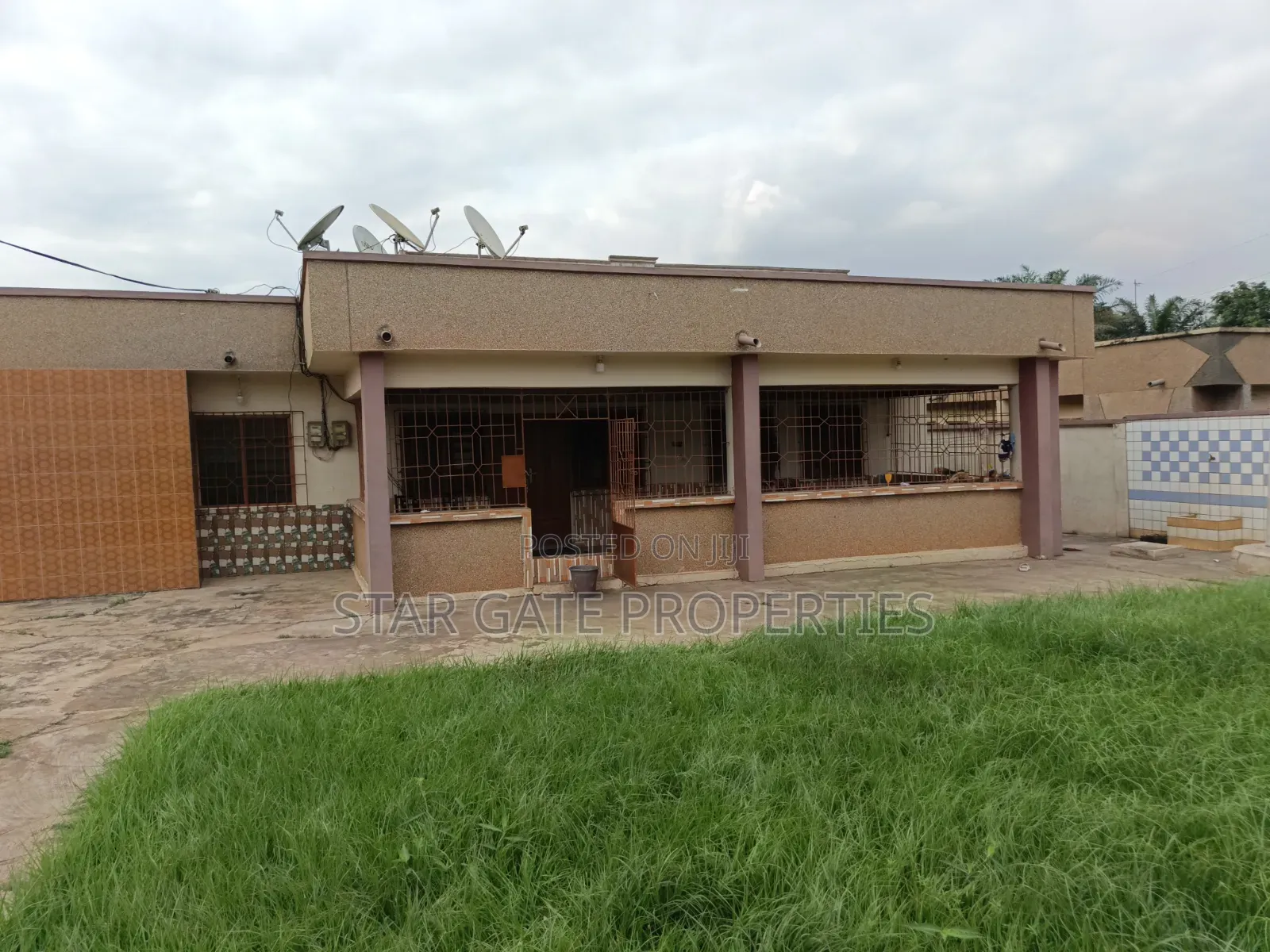 5bdrm House in Near Bantama, Abrepo, Kumasi Metropolitan for sale