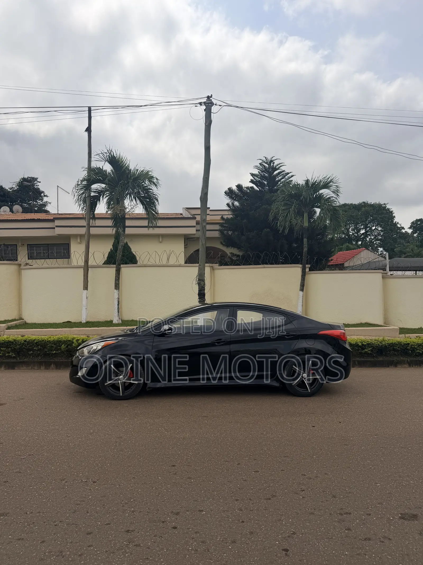 Hyundai Avante 2013 Black