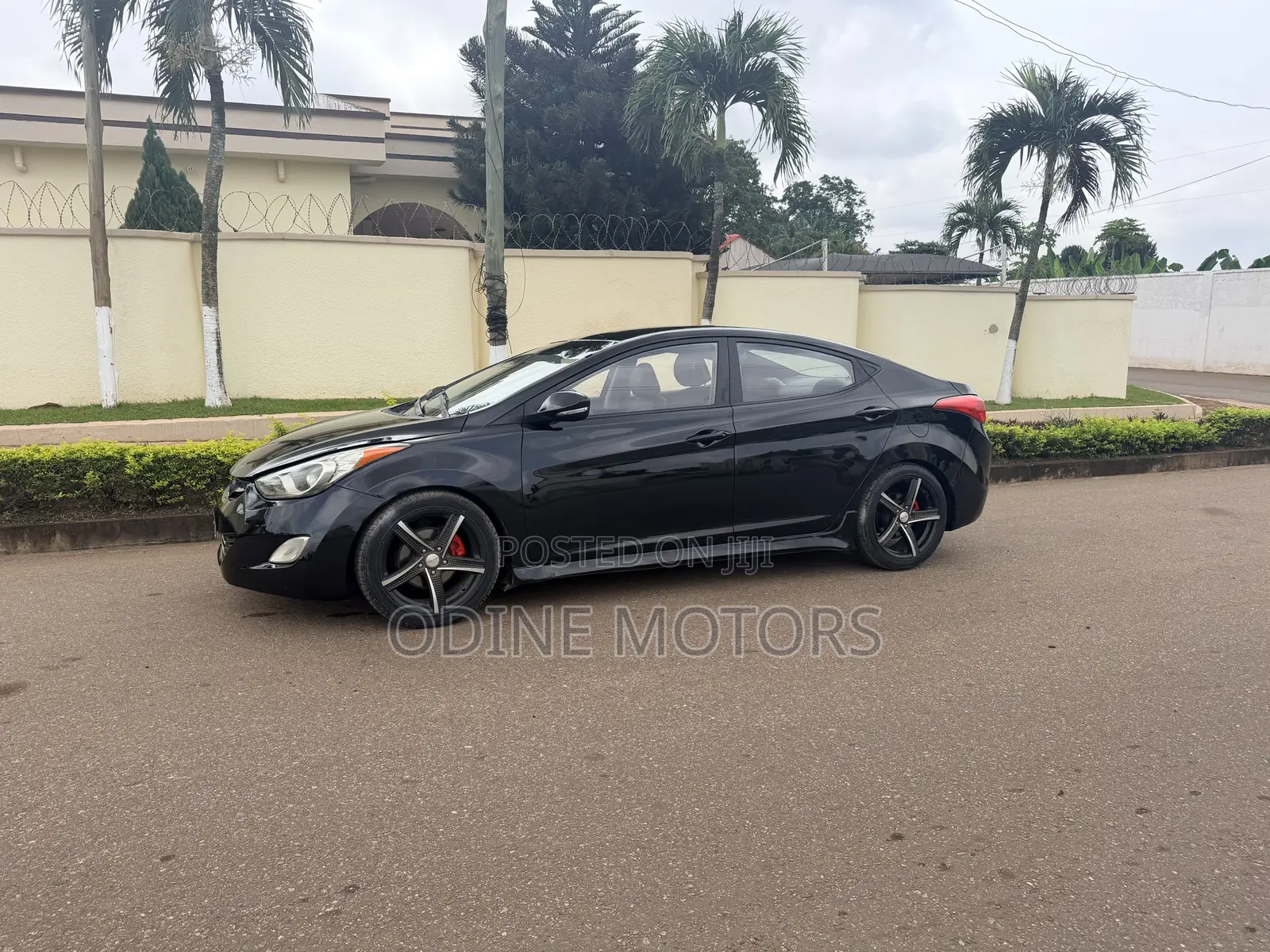 Hyundai Avante 2013 Black
