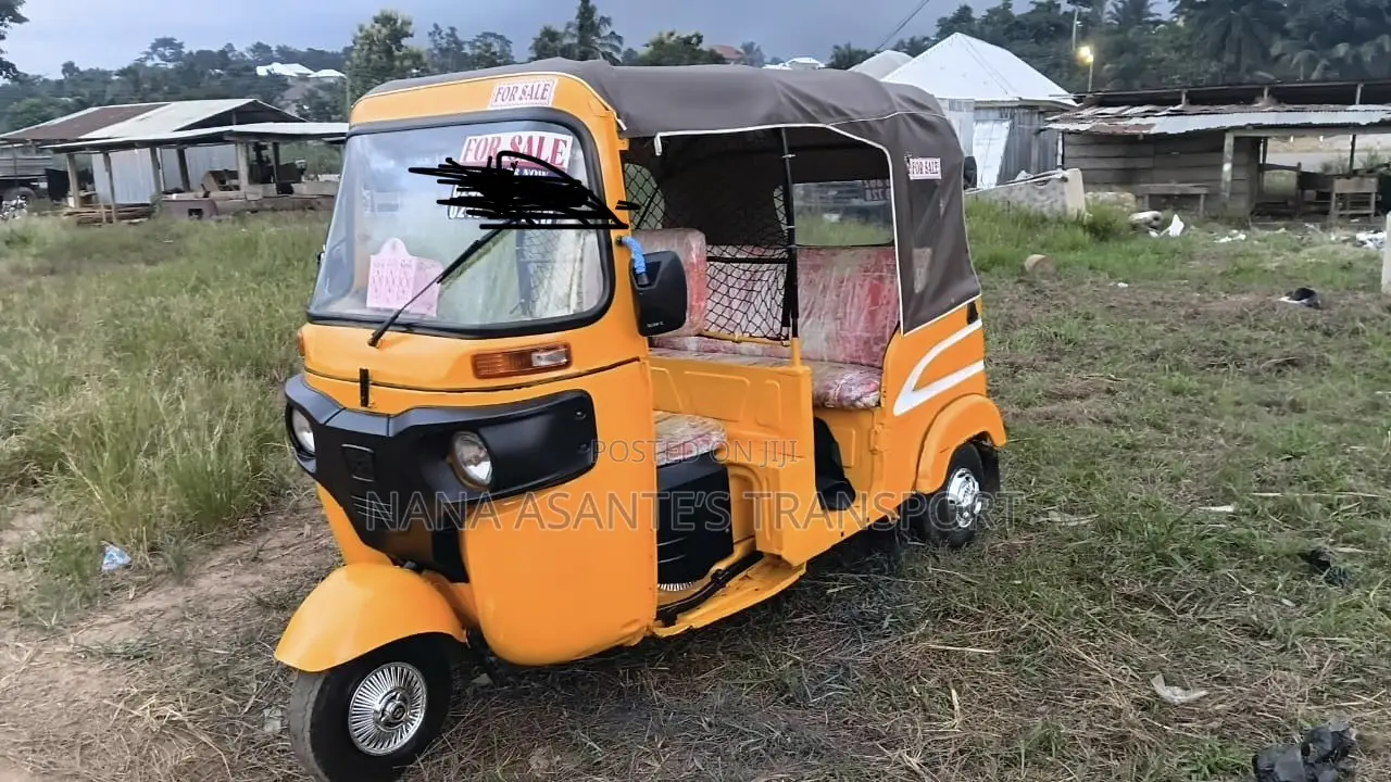 Bajaj RE 2022 Yellow