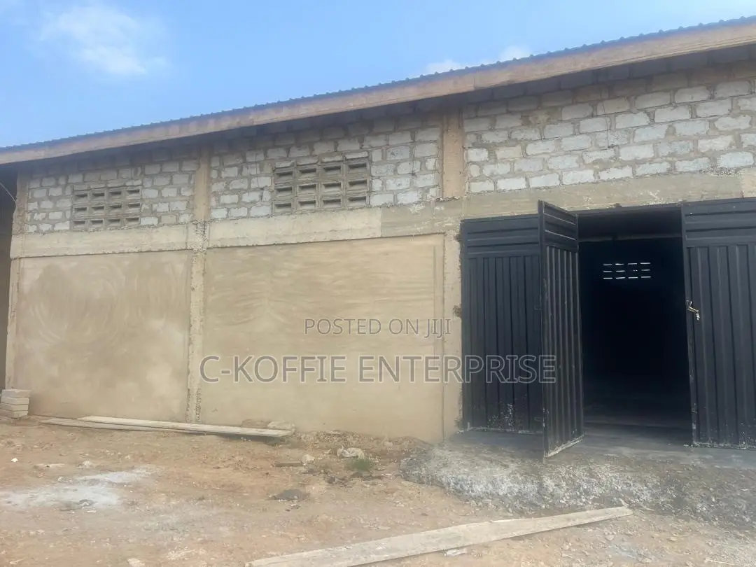 300 SQM Warehouse at Dansoman for Rent
