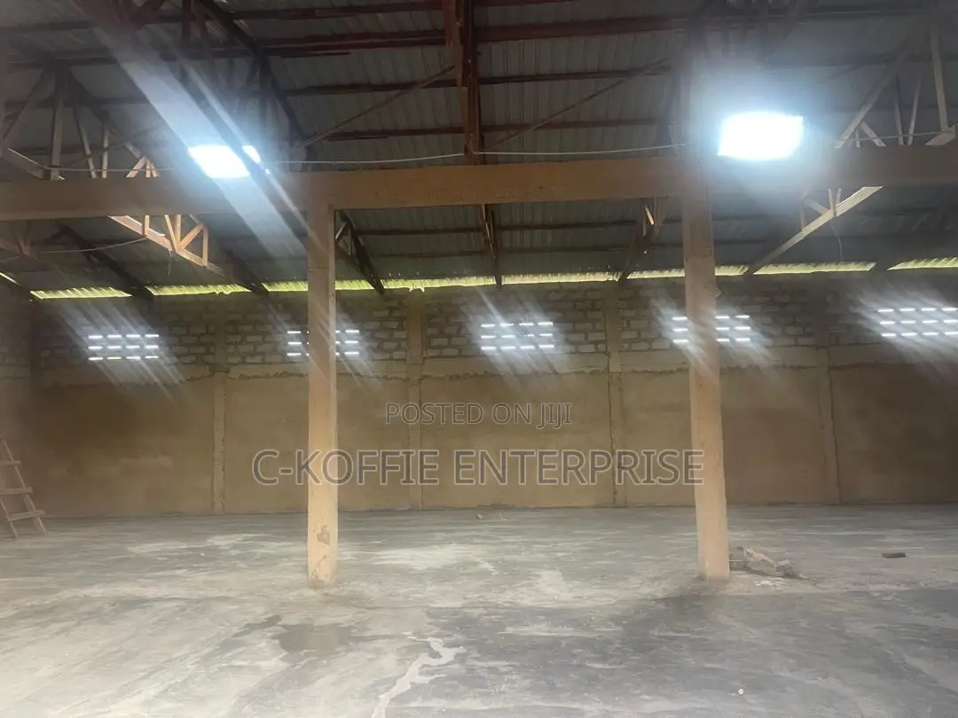 300 SQM Warehouse at Dansoman for Rent