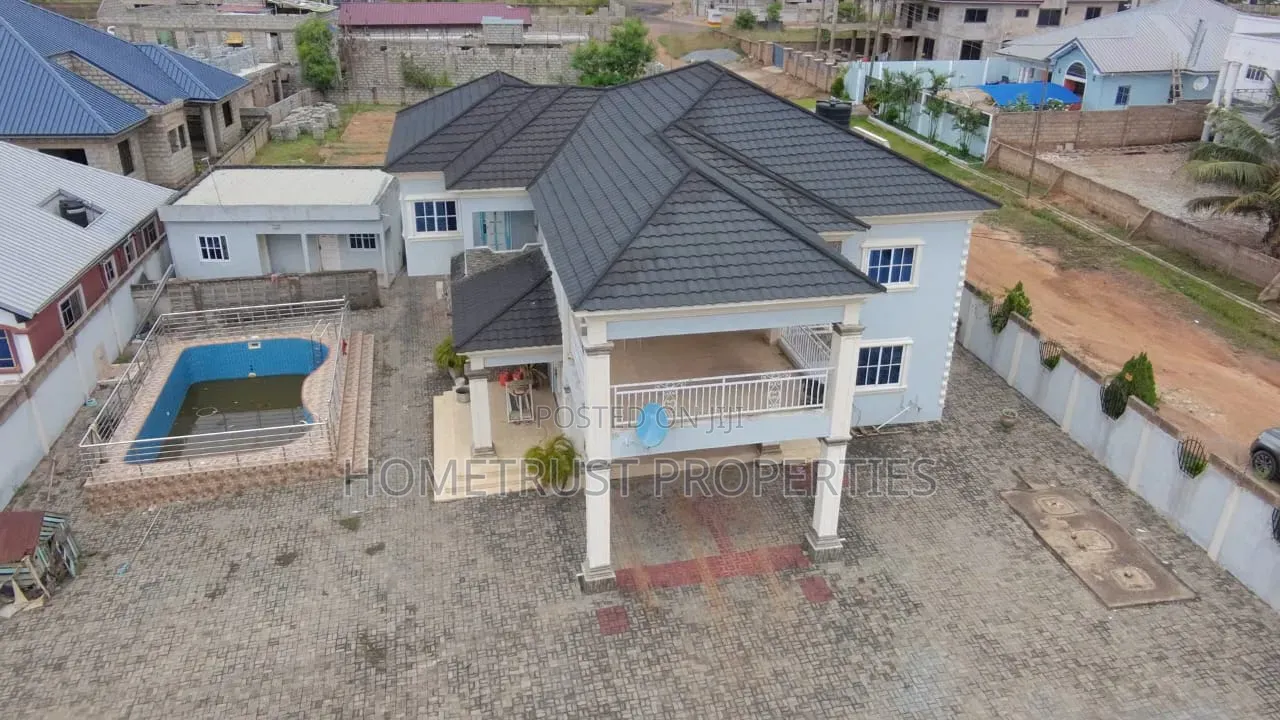 5bdrm Duplex in Achimota Tantra, Mile 7 for sale