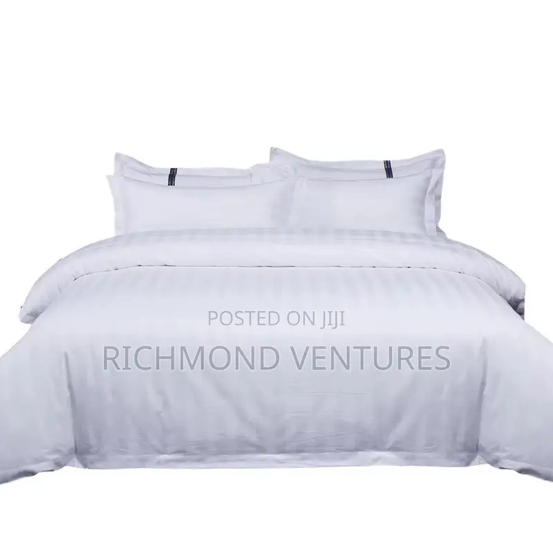 Clean Neat Available White Hotel Bedsheetsl (2 Bedsheet 4 Pillowcase