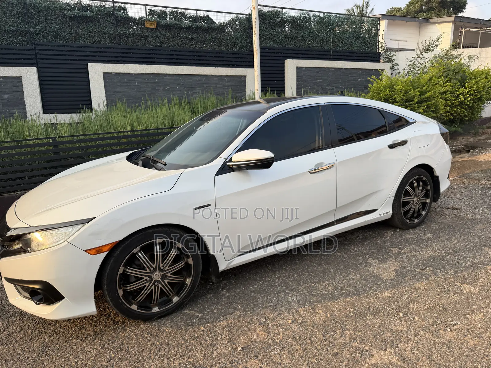 Honda Civic Touring 4dr Sedan (1.5L 4cyl) 2016 White