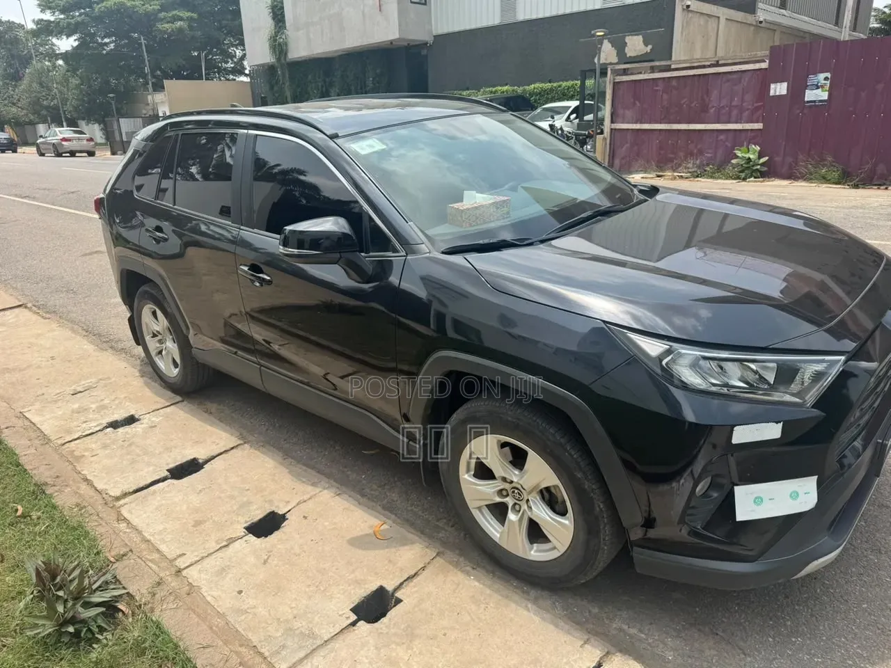 Toyota RAV4 2021 Black