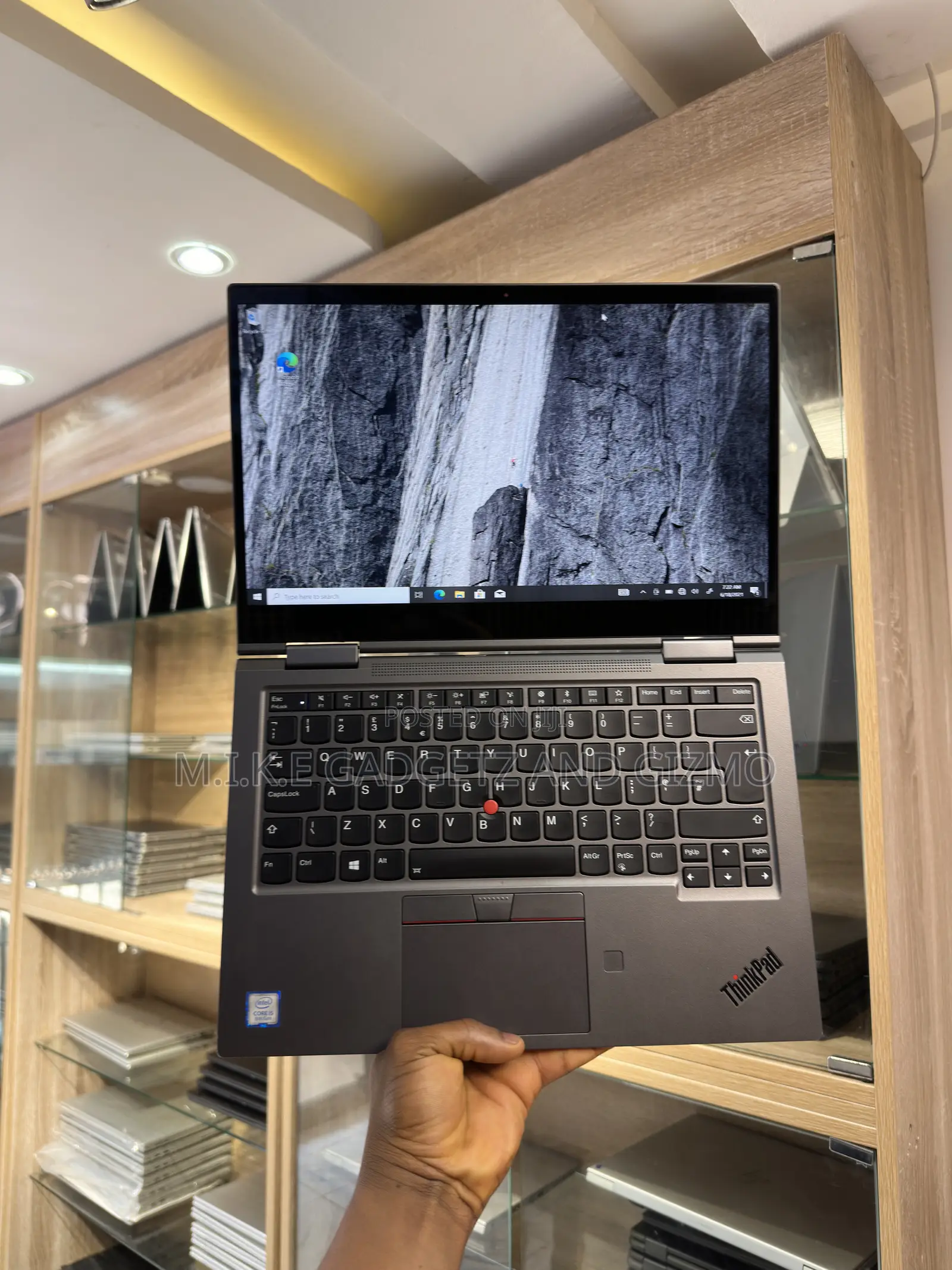 Laptop Lenovo ThinkPad X1 Yoga 8GB Intel Core i5 SSHD (Hybrid) 256GB