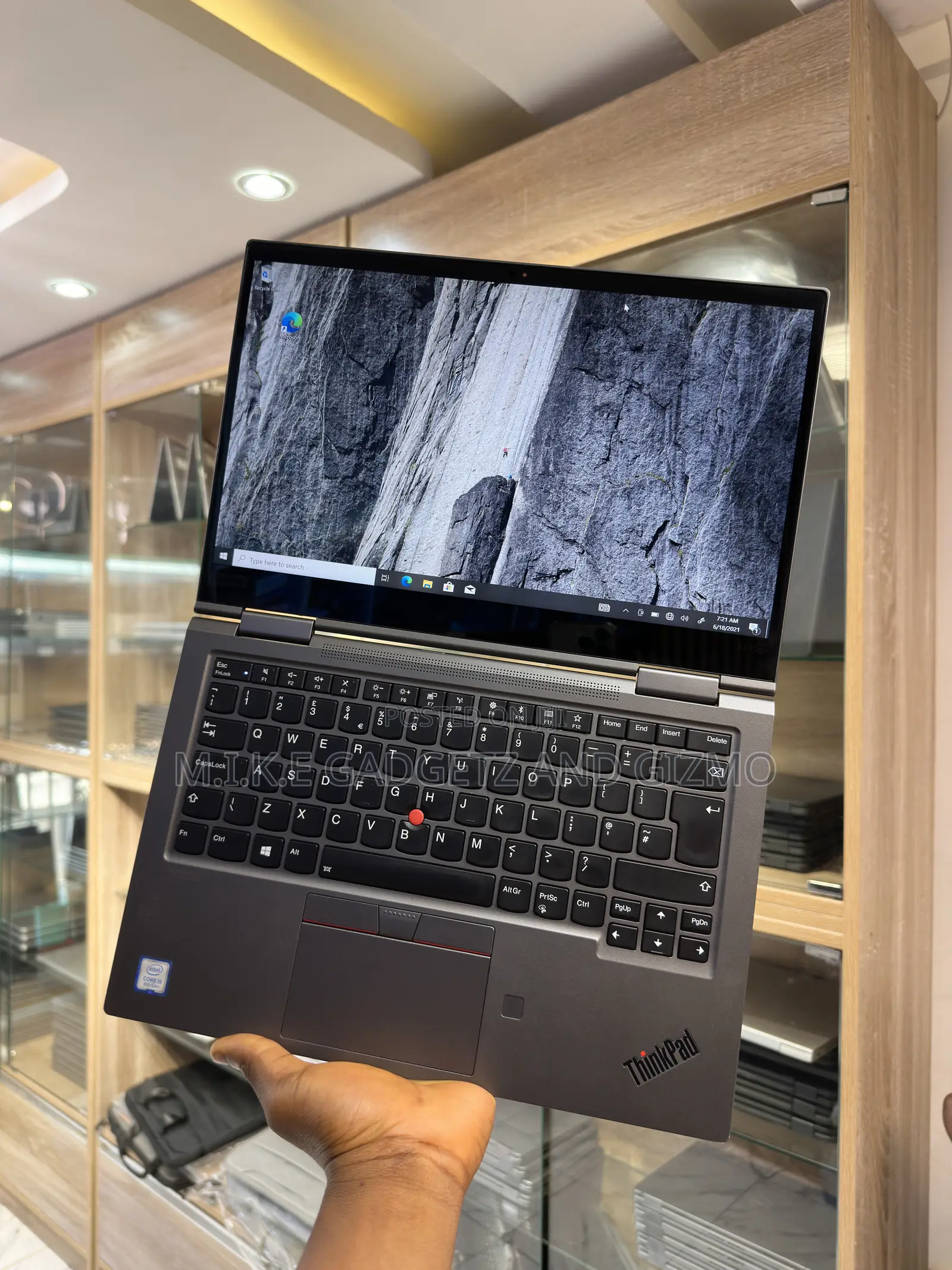 Laptop Lenovo ThinkPad X1 Yoga 8GB Intel Core i5 SSHD (Hybrid) 256GB