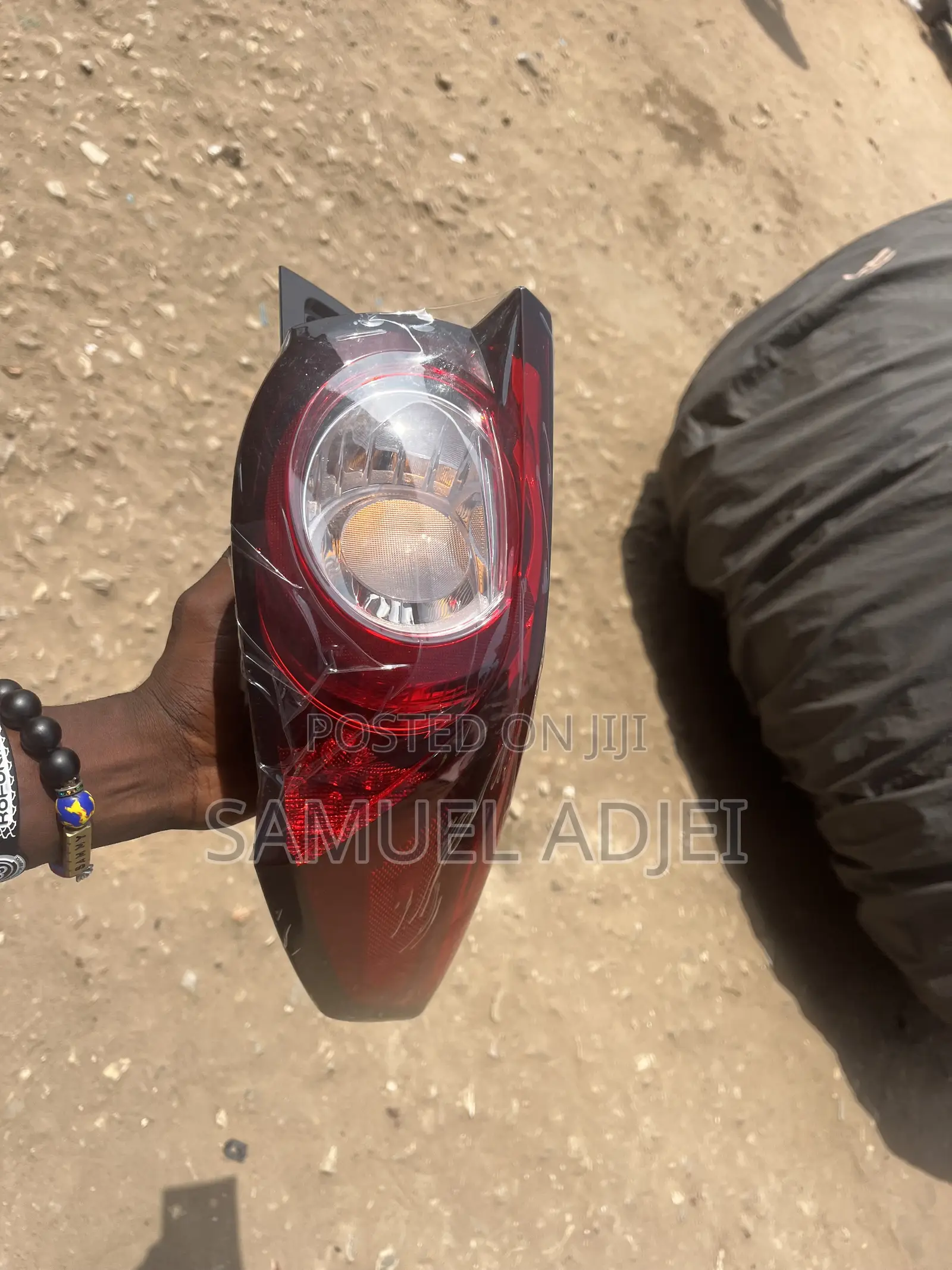 Mazda Cx9 Tail Light Half Led.