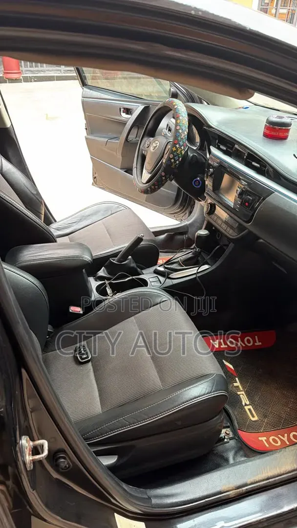 Toyota Corolla 2016 Black