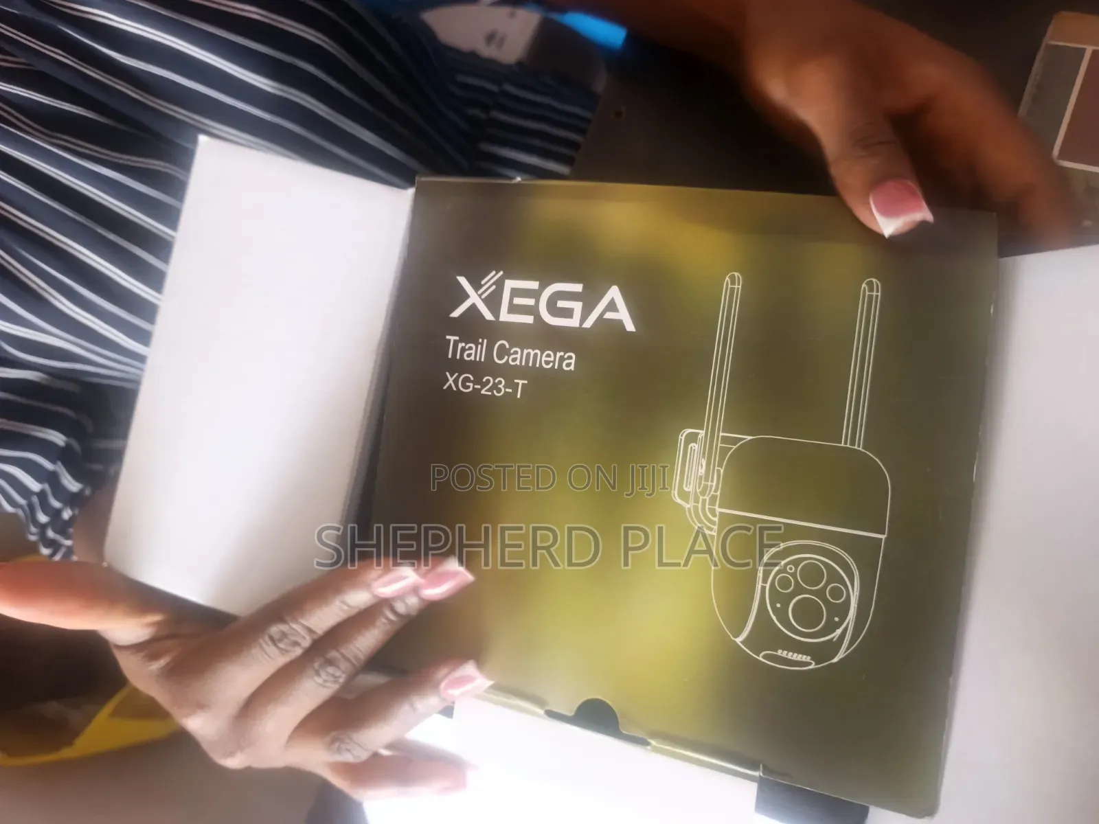 Xega LTE Cellular Solar-Powered Security/Trail Camera