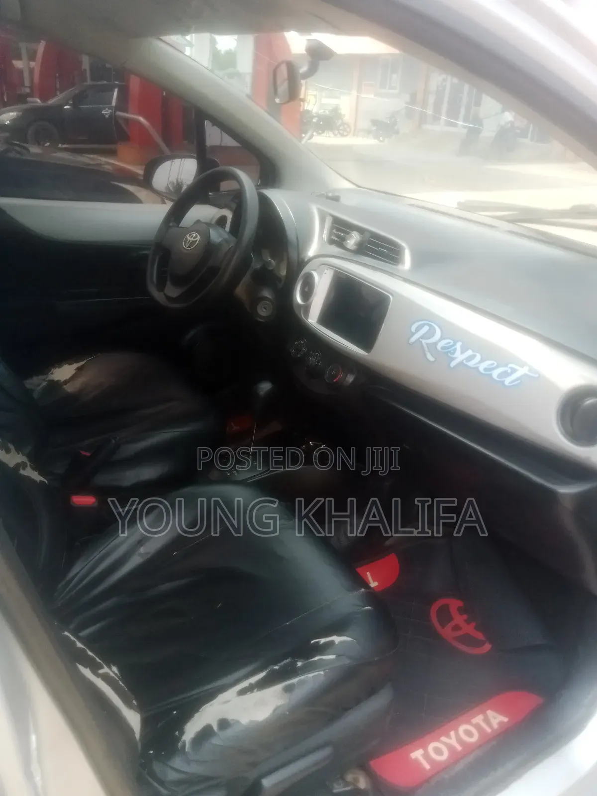 Toyota Vitz 2012 Silver