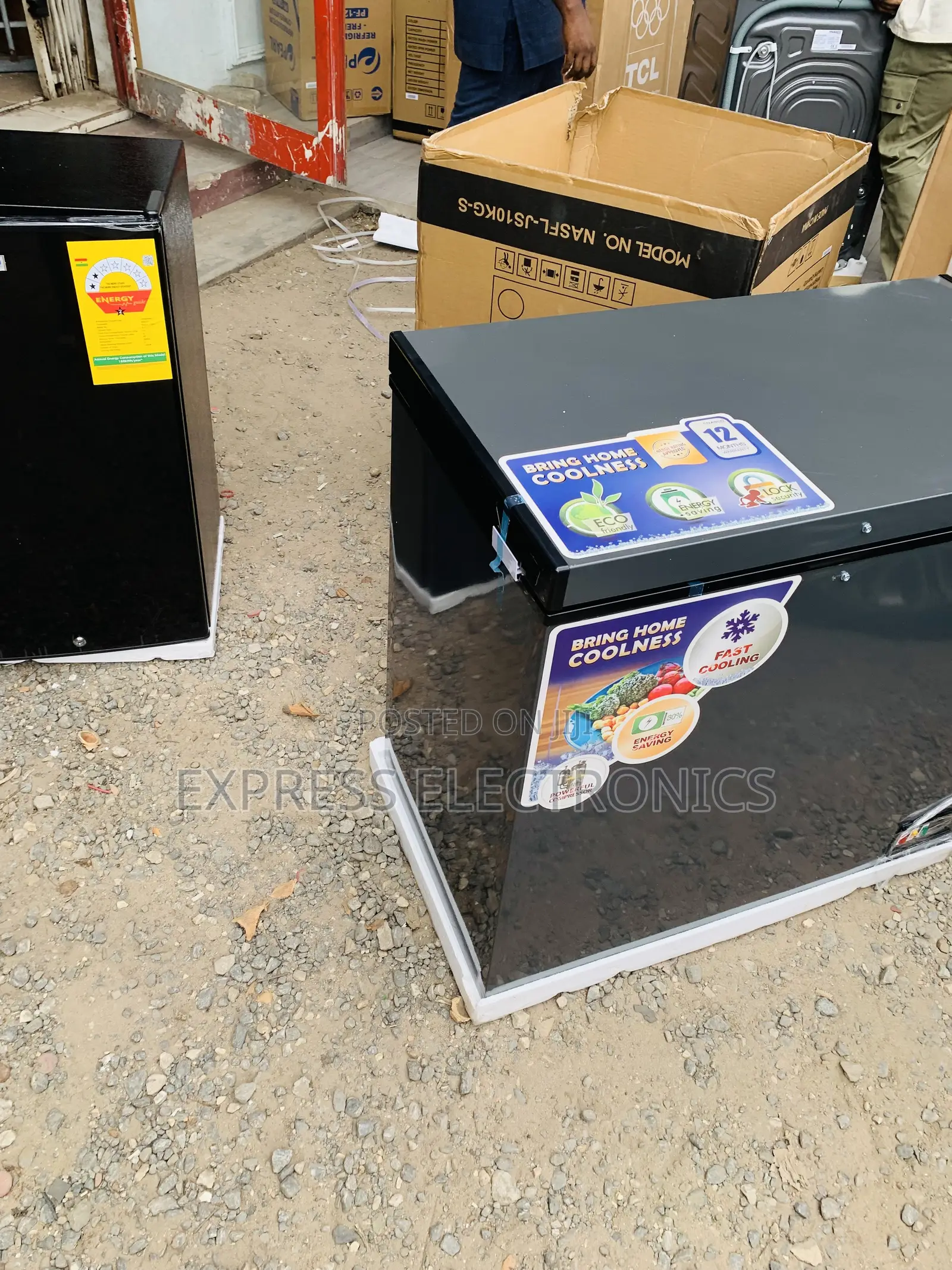 Best Buy for Less Nasco NAS-250FL Chest Freezer - 200 Litres Silver