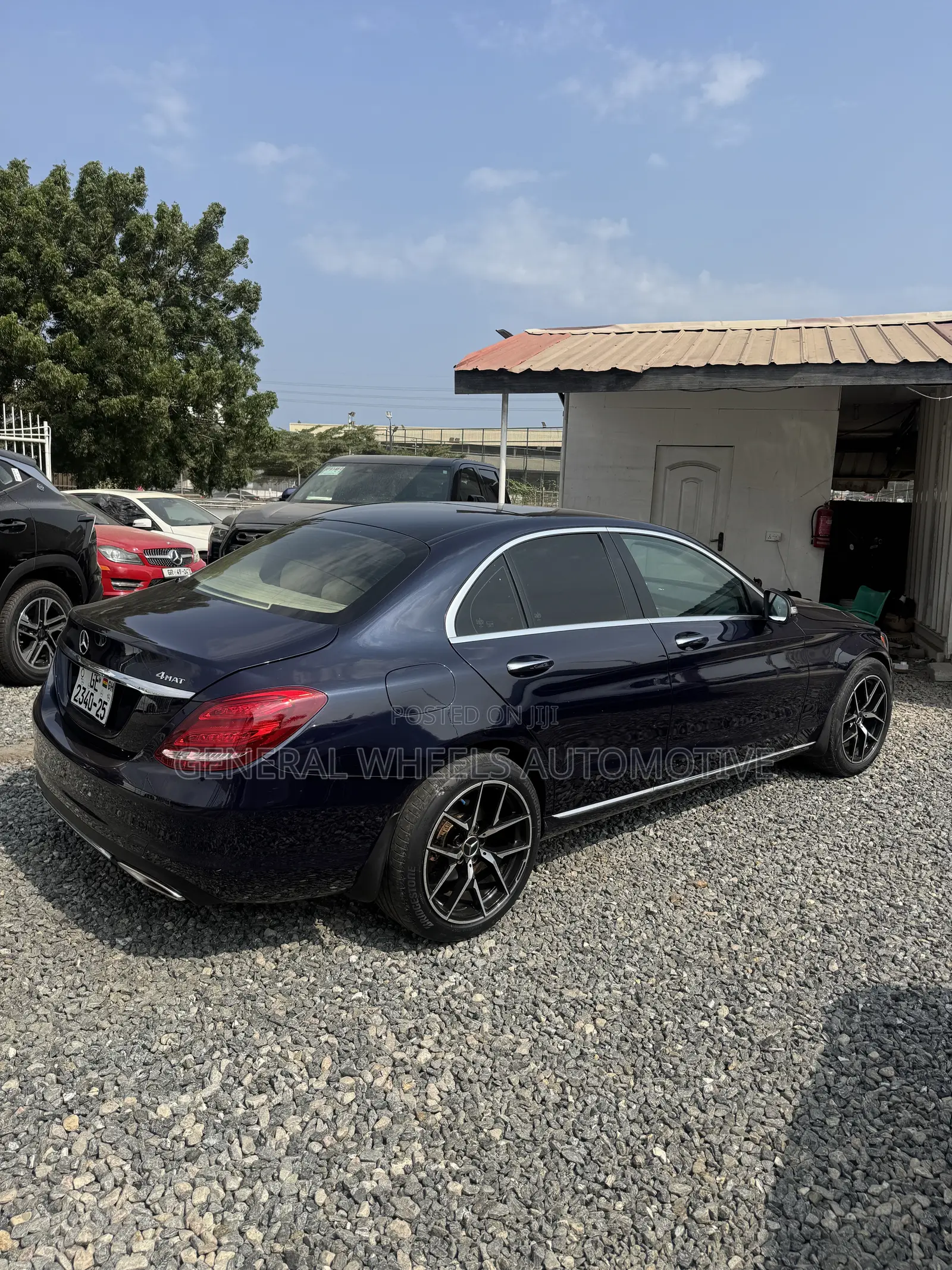 Mercedes-Benz C300 Luxury 4dr AWD 4Matic Sedan (2.0L 4cyl 7A) 2015 Blue