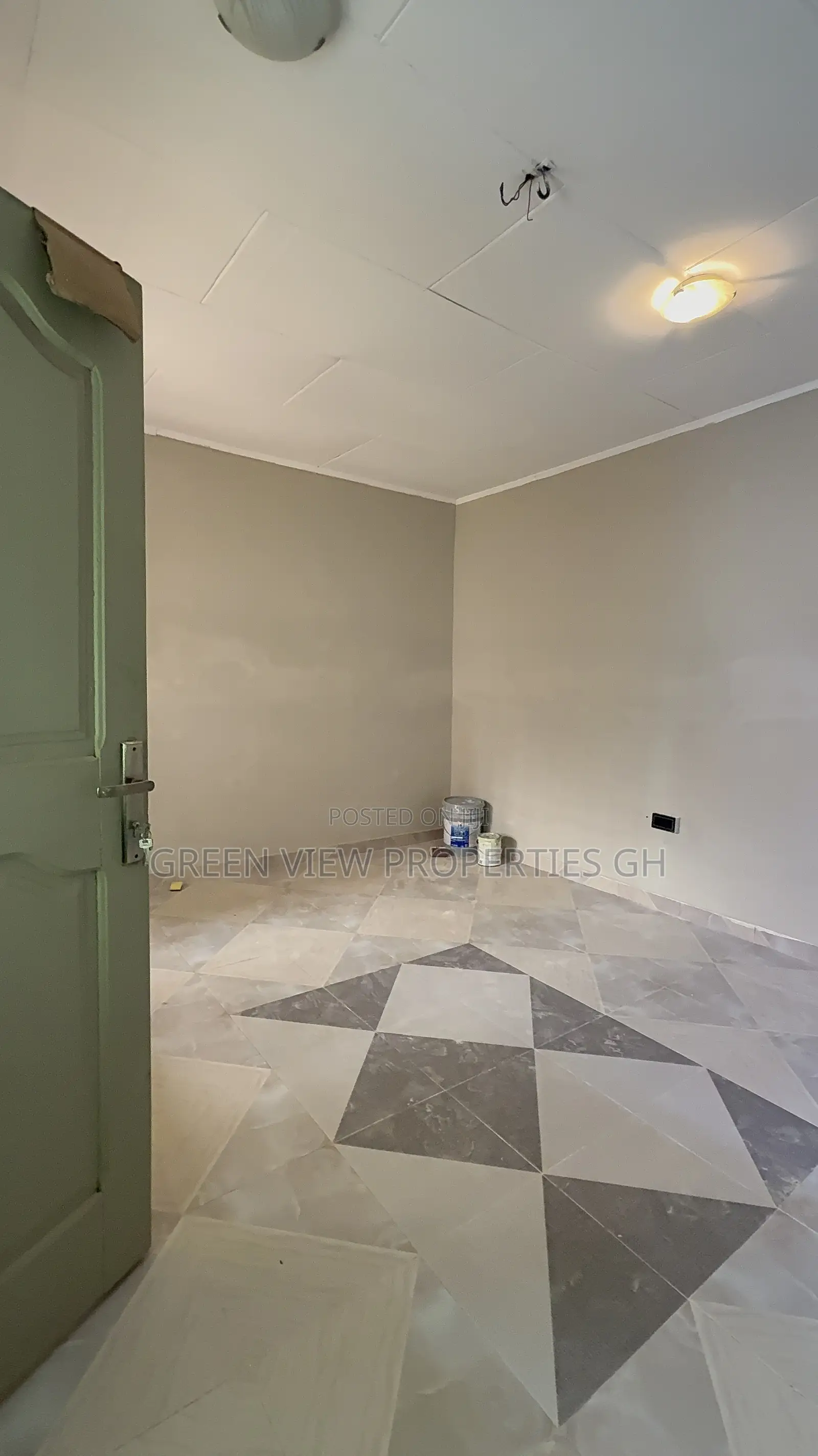1bdrm Apartment in West Hills Mall Area for rent