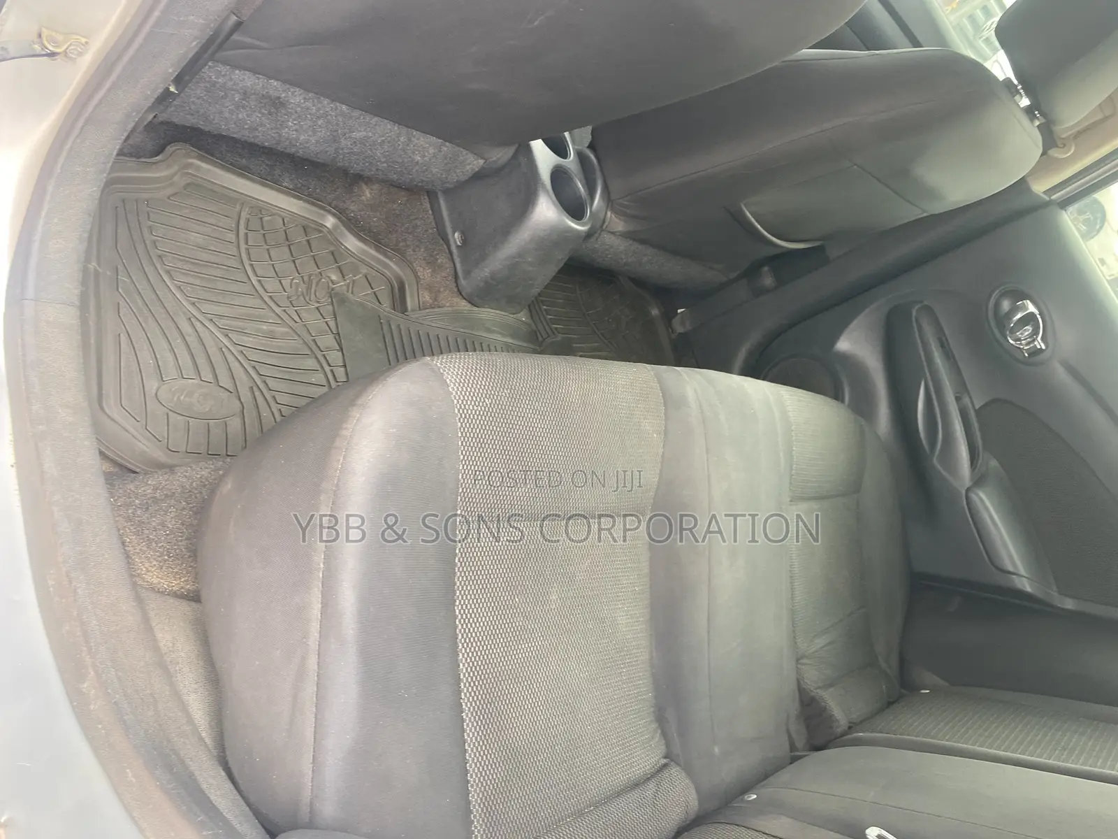 Nissan Versa 2013 Silver