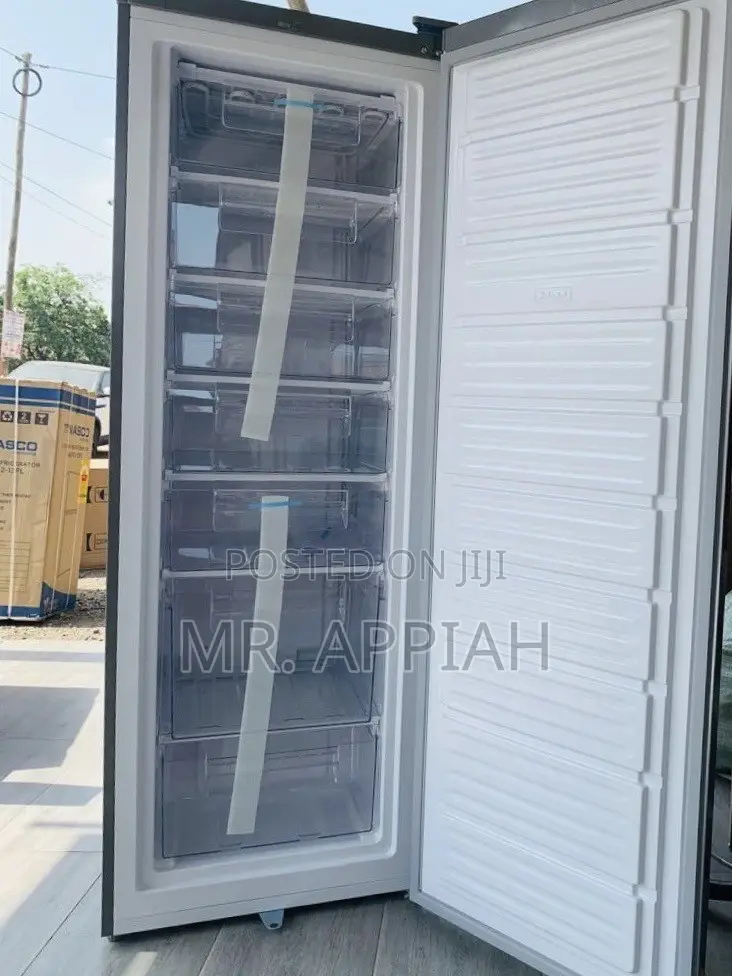 Lovely Design Pearl PUF-370 1 Door Electric Standing Freezer