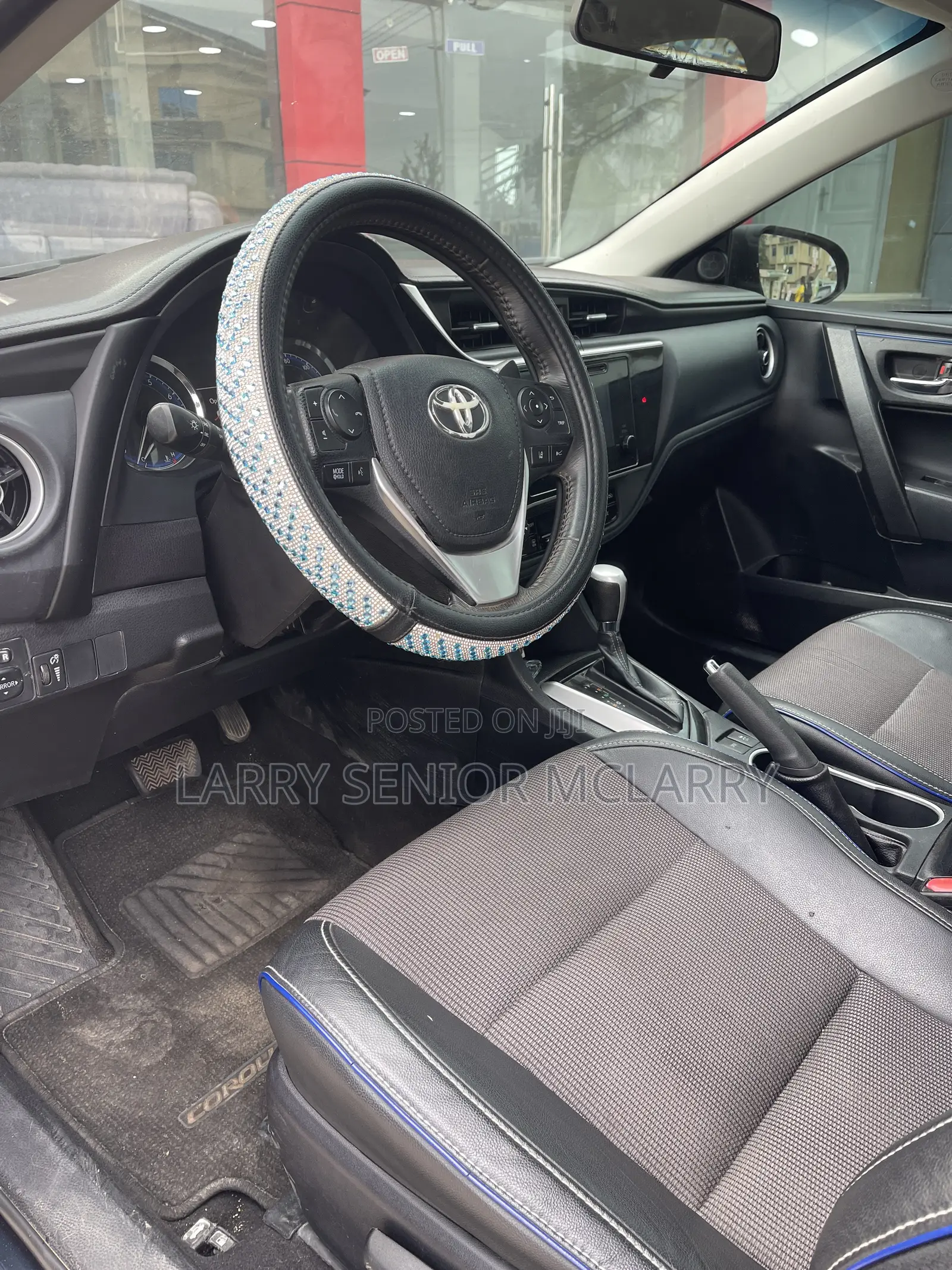 Toyota Corolla SE (1.8L 4cyl 6M) 2018 Blue