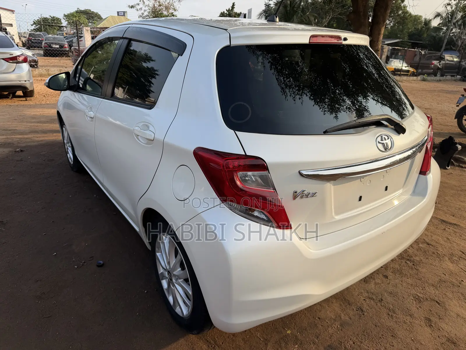 Toyota Vitz 1.3 FWD 5dr 2014 White